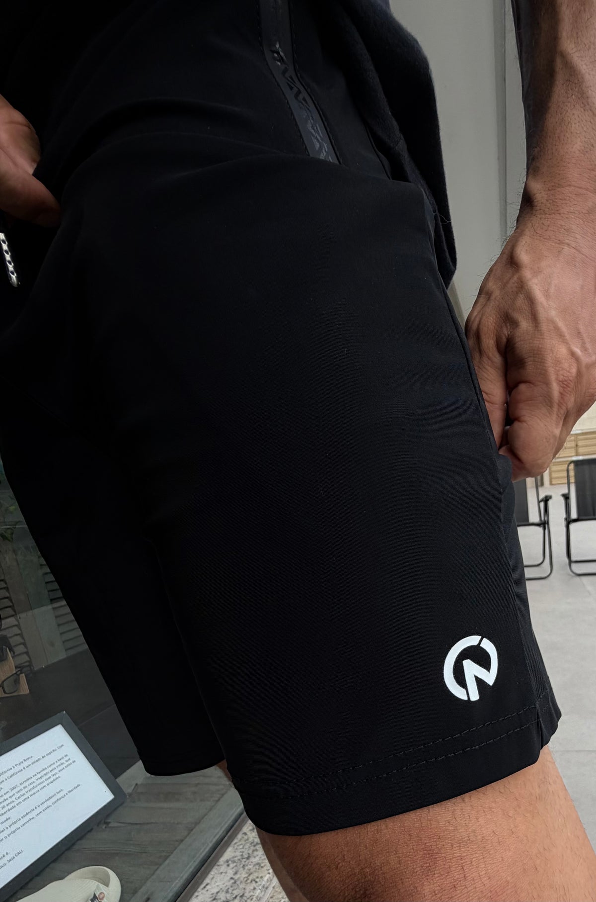 Shorts Ziper preto plissado - foto 4 de 12