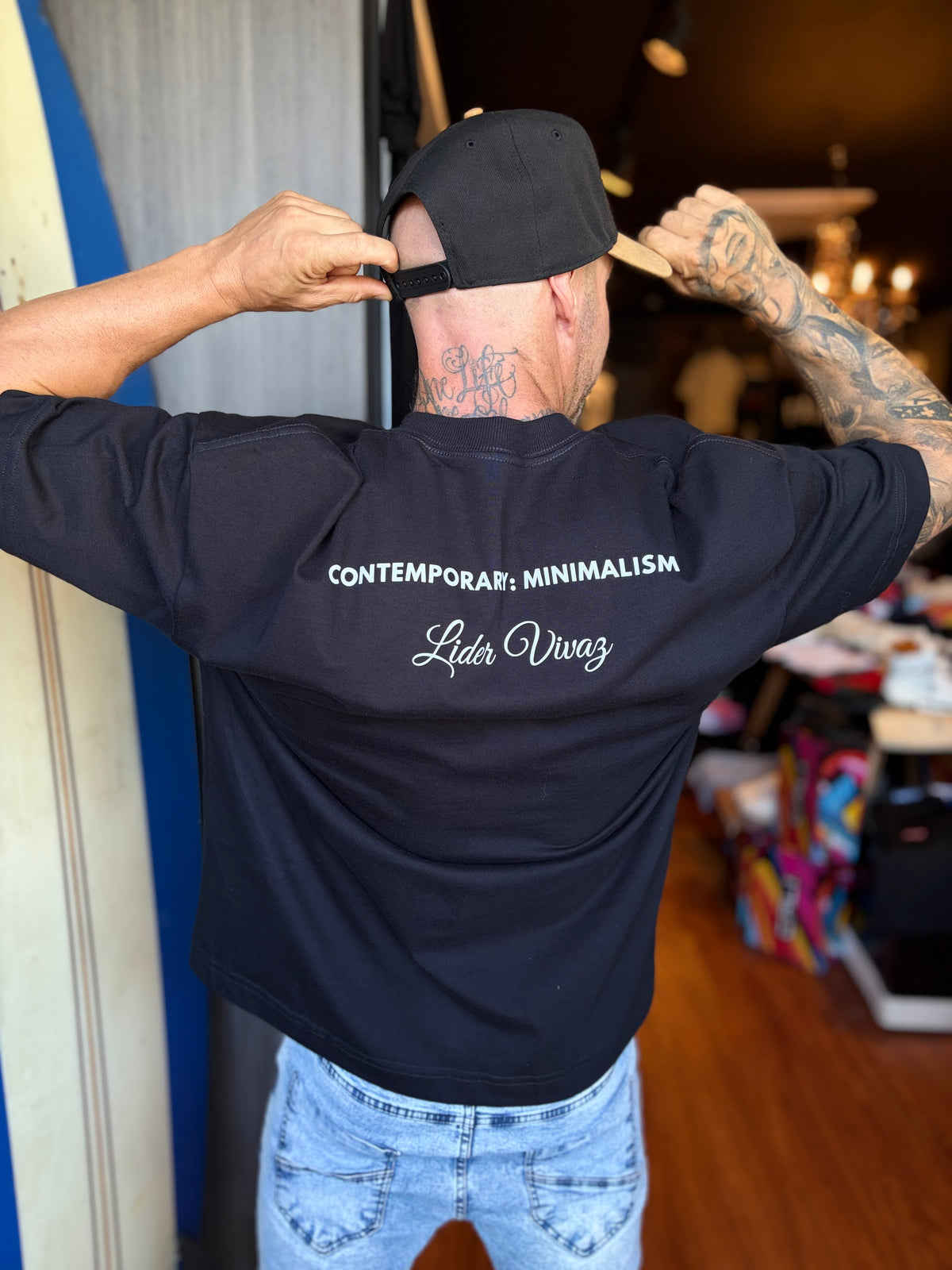 Camiseta oversized LV Minimalism preta - foto 8 de 10