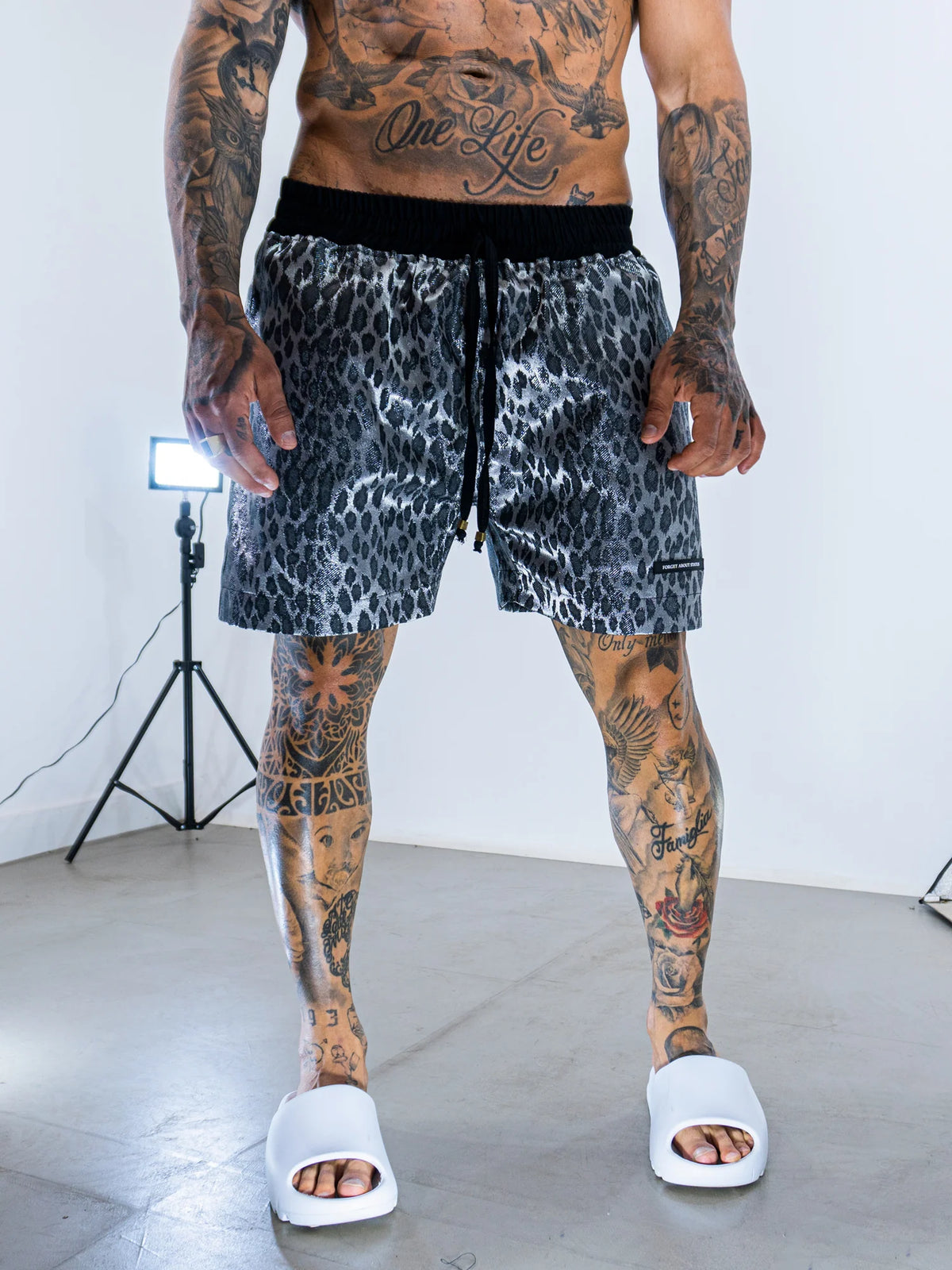 Shorts Leopard Electric prata