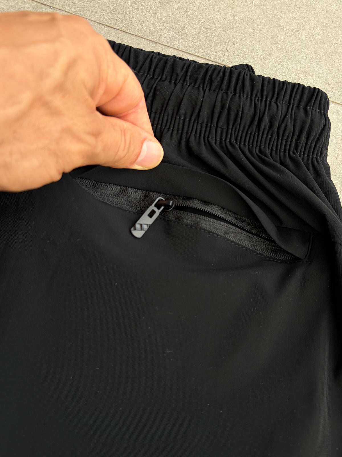 Shorts Ziper preto plissado - foto 10 de 12