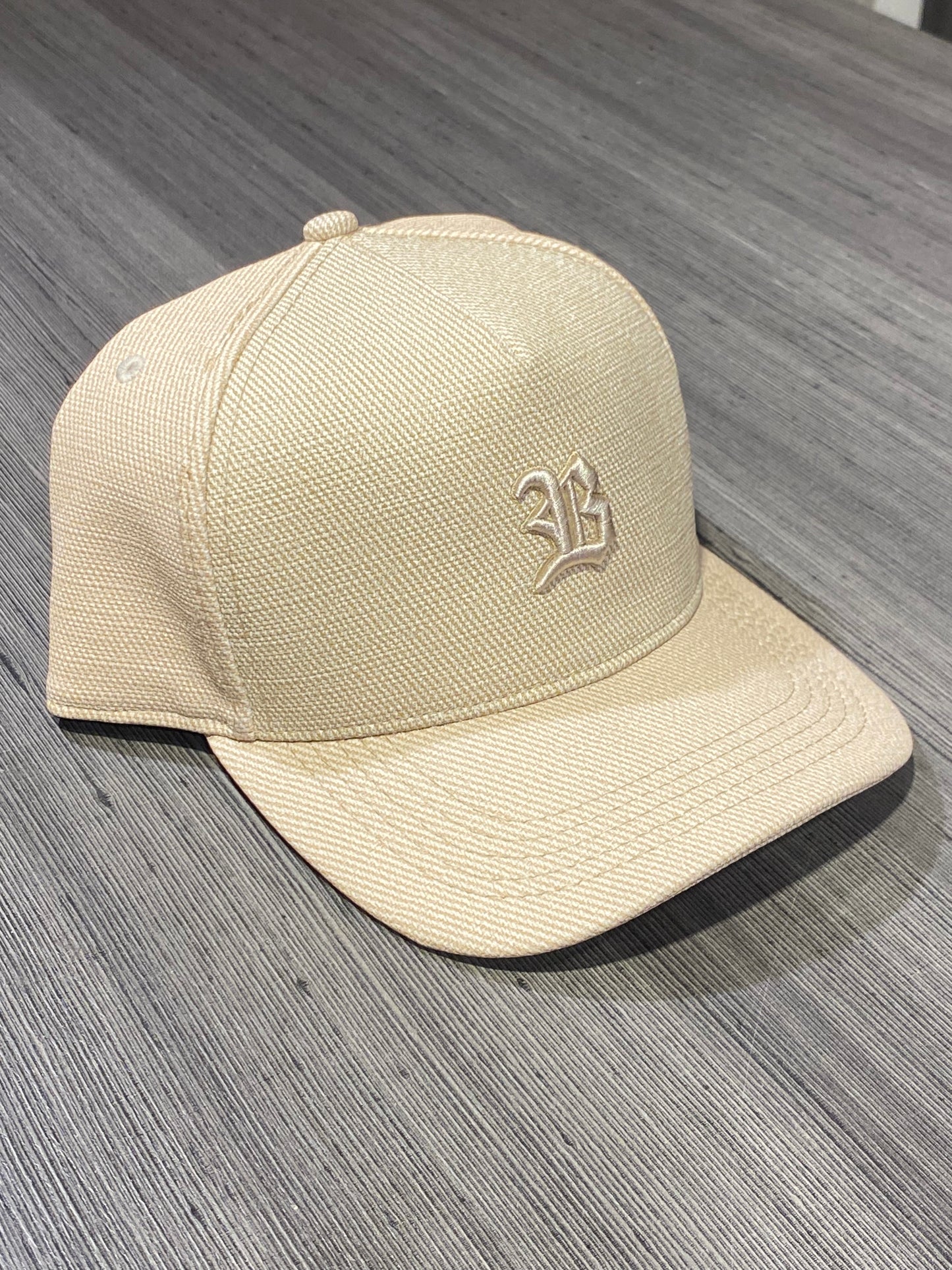 Boné Snapback Linho Bege Exclusive