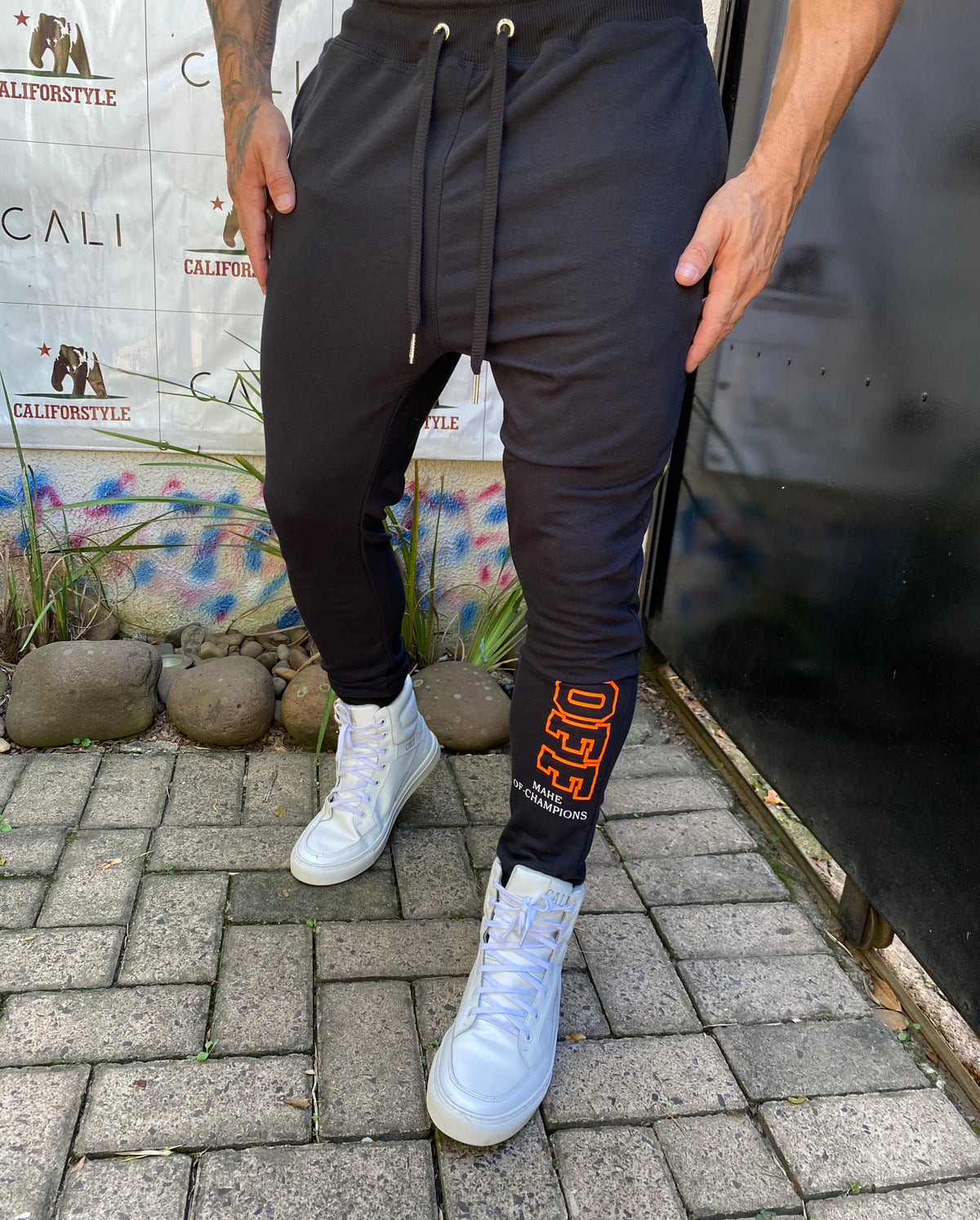 Calça Mahe skinny Zurique preta - foto 2 de 7