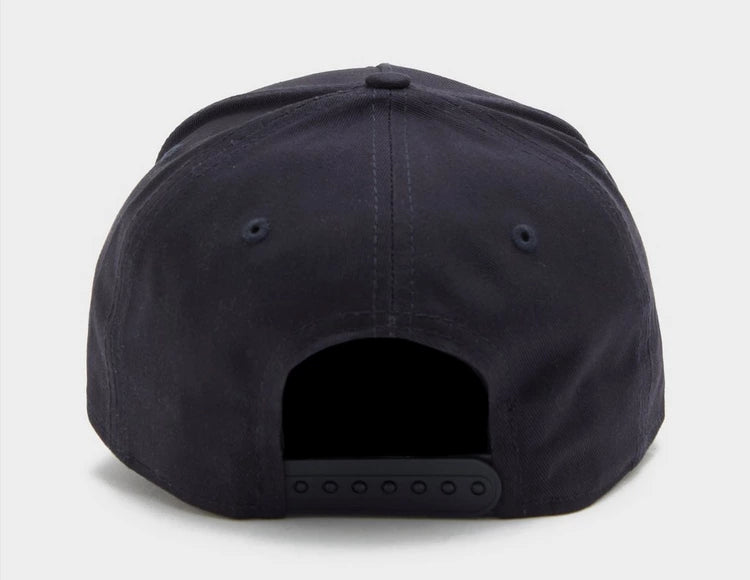 Boné New Era Yankess Marinho Branco