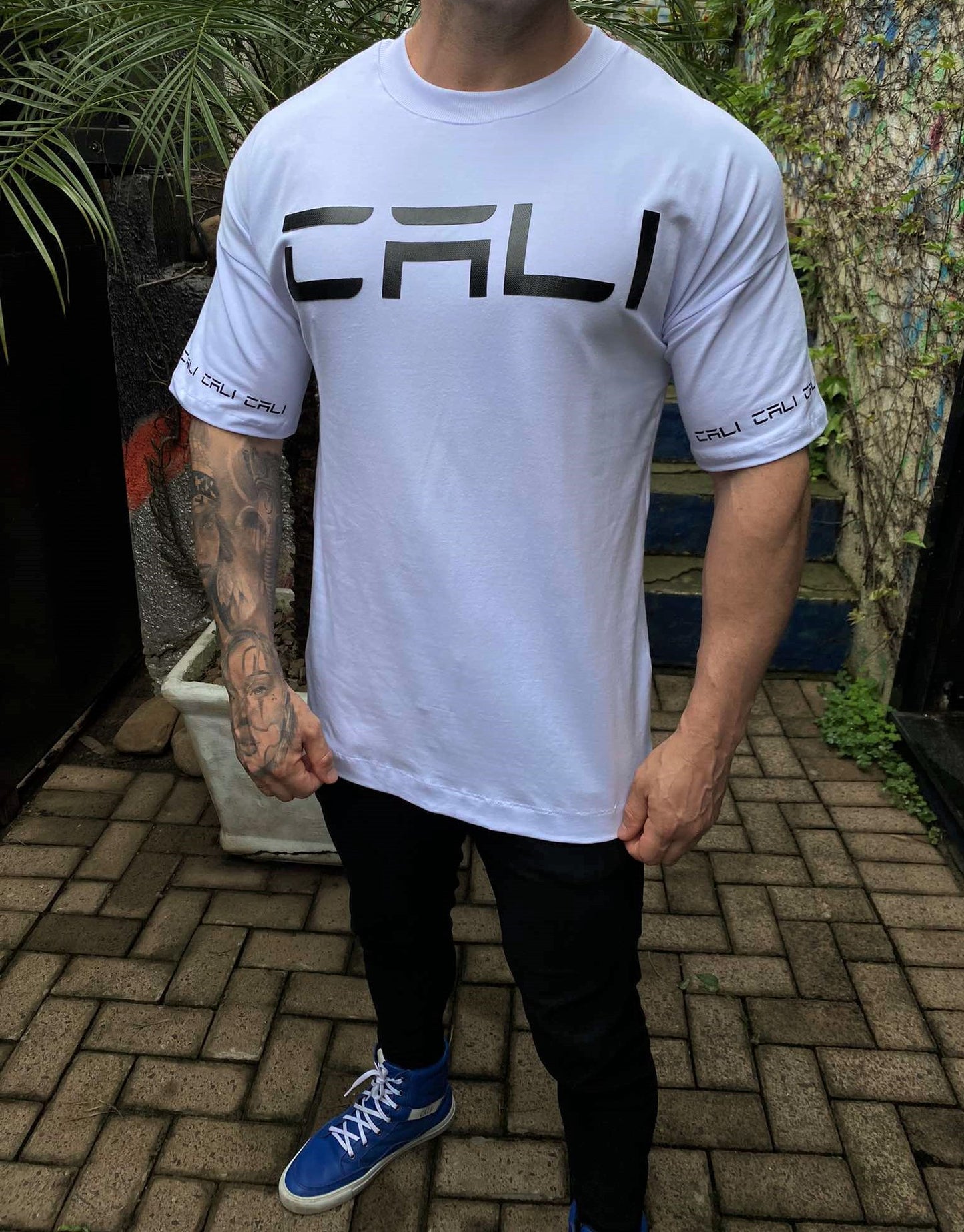 Camiseta Oversized Cali Tesla
