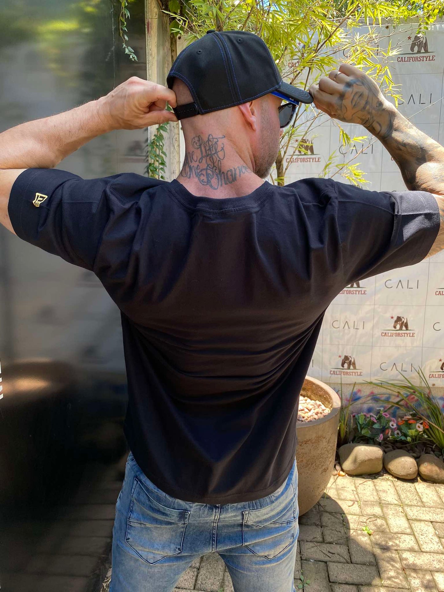 Camiseta New Era Hand