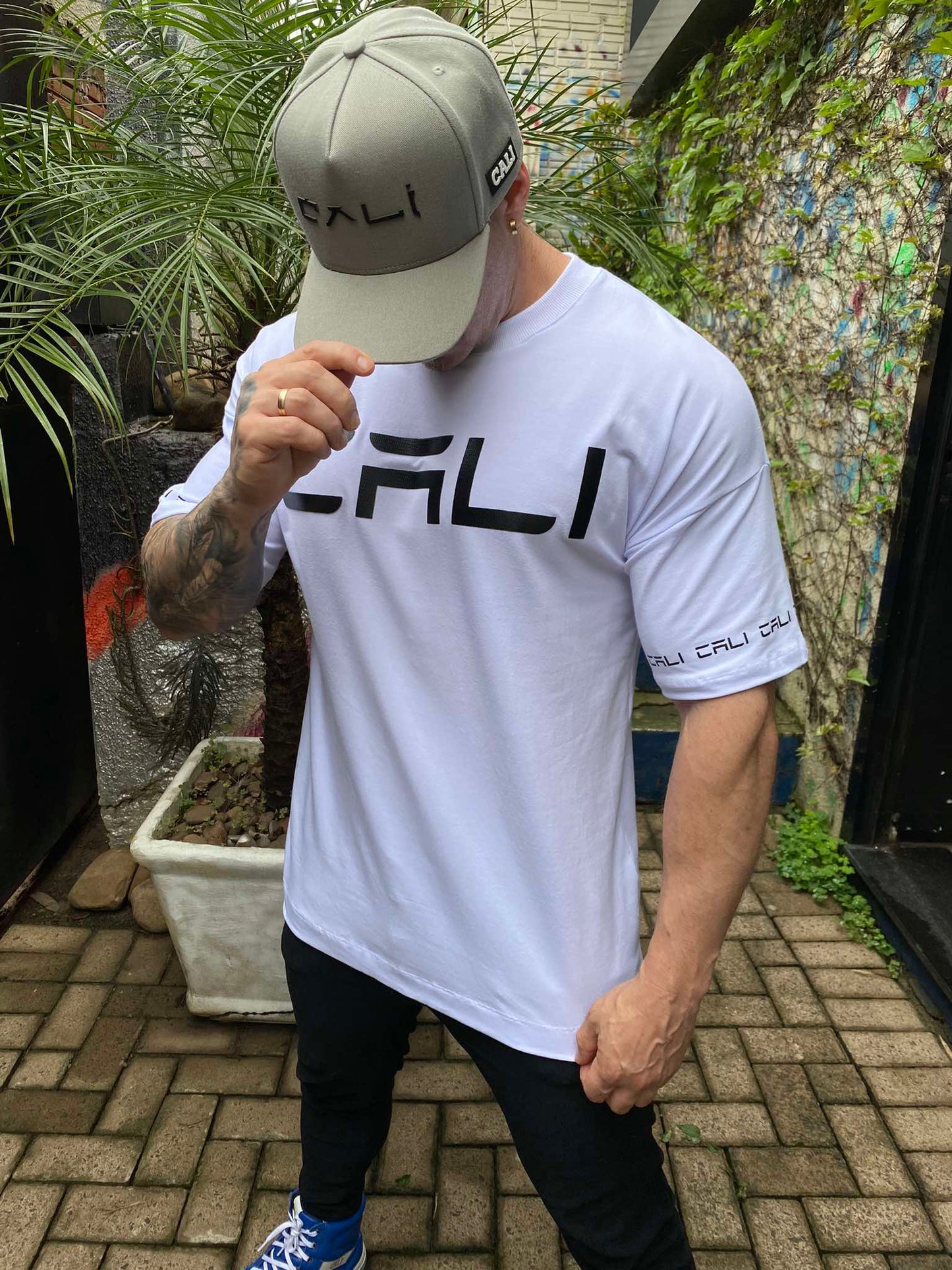 Camiseta Oversized Cali Tesla