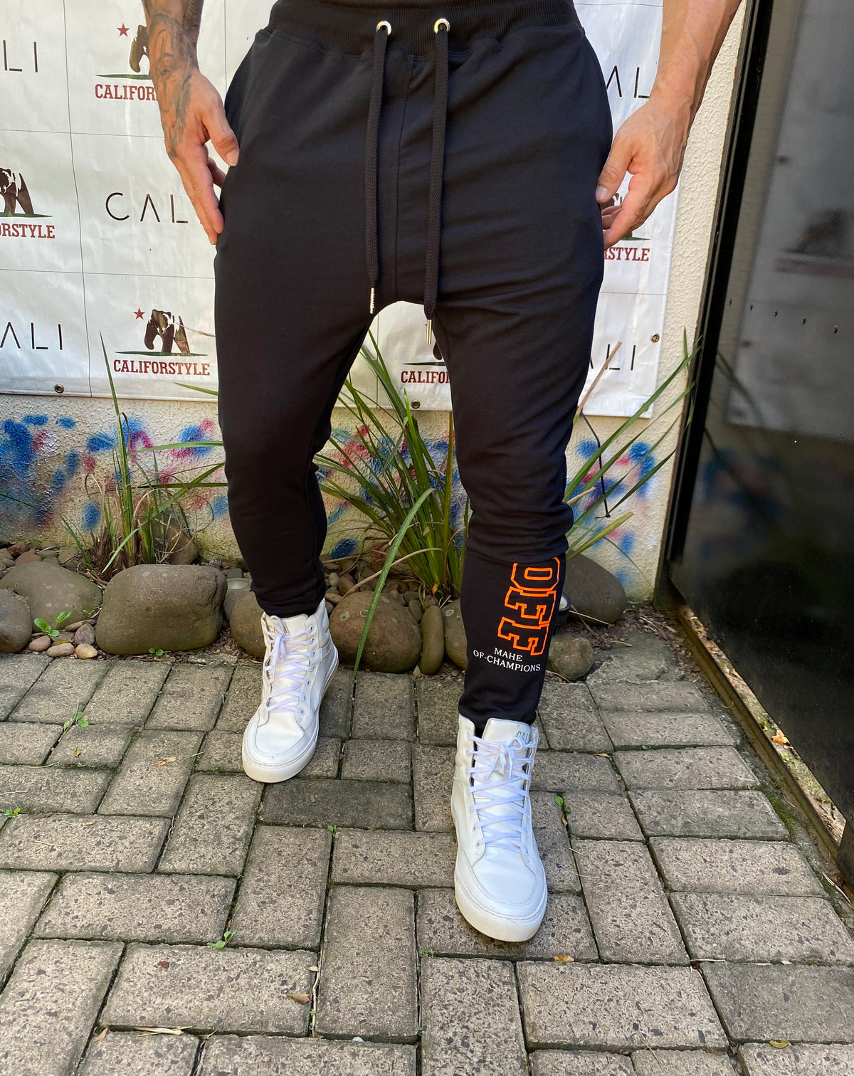 Calça Mahe skinny Zurique preta - foto 3 de 7