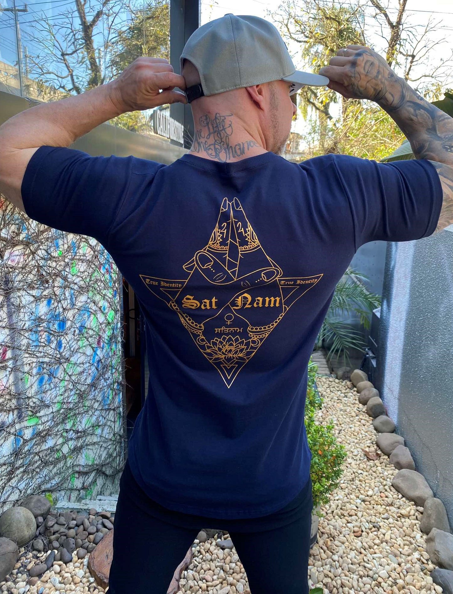 Camiseta Cali Sat Nam