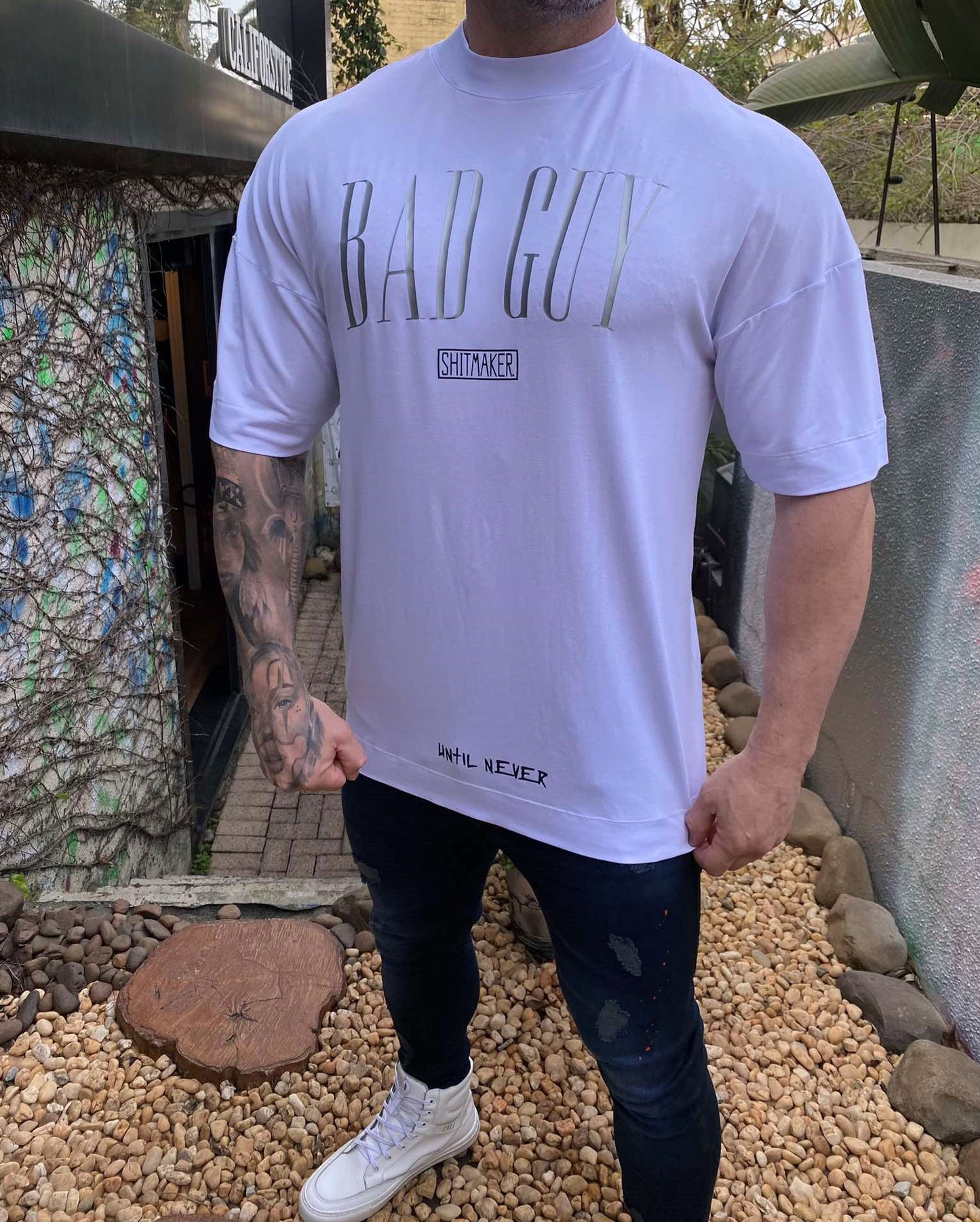 Camiseta Oversized Bad Guy White