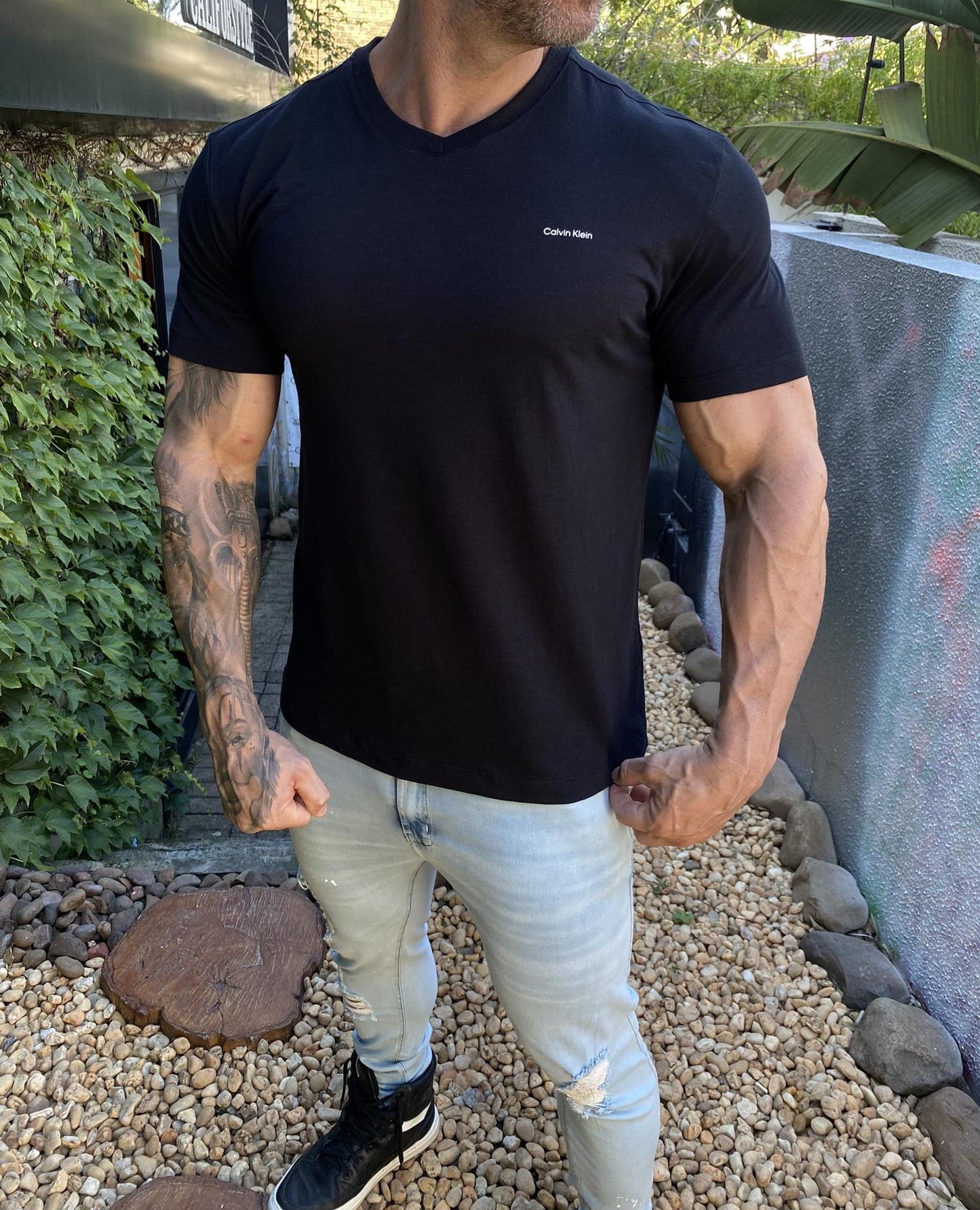 Calvin Klein V-Neck T-Shirt Black