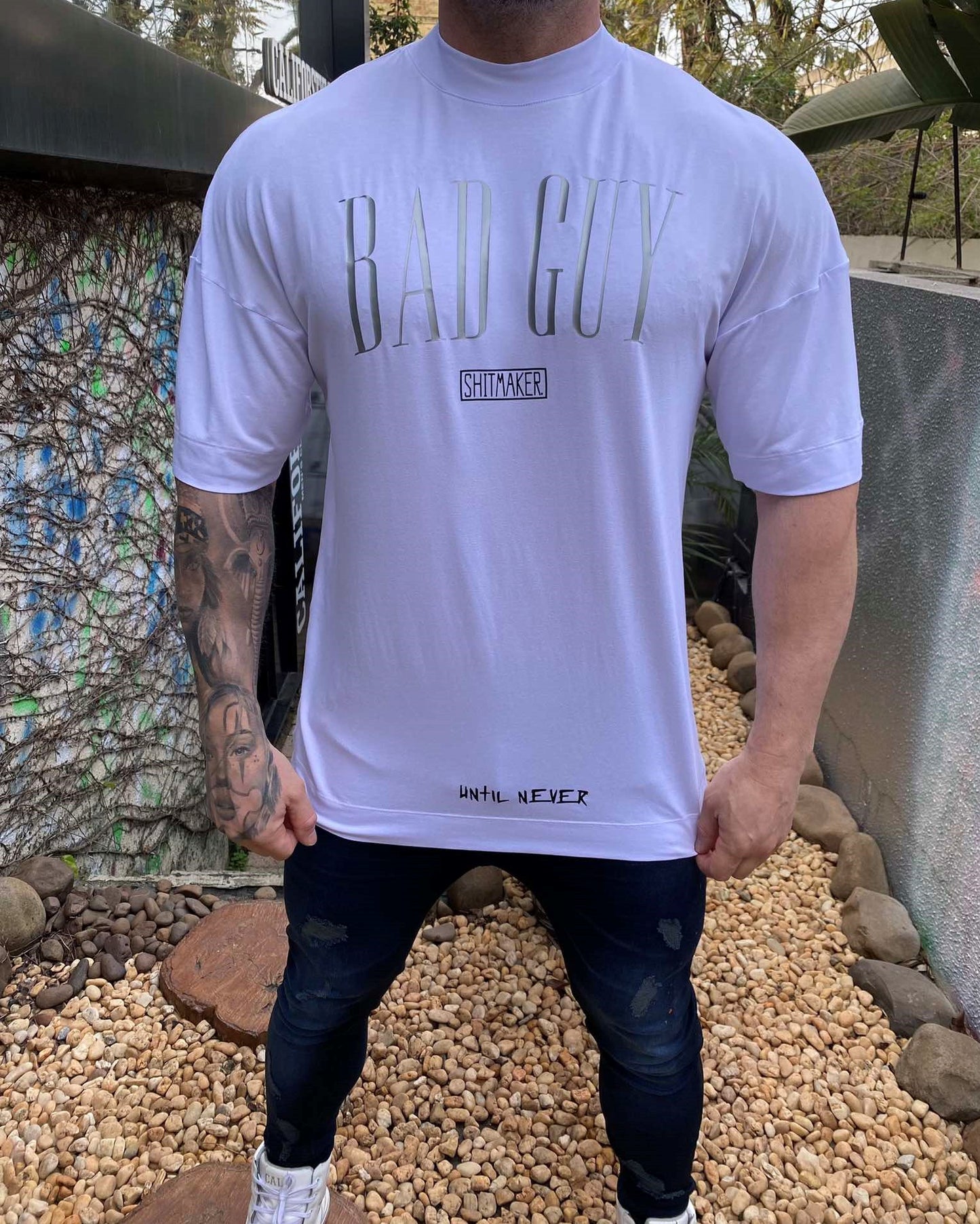 Camiseta Oversized Bad Guy White