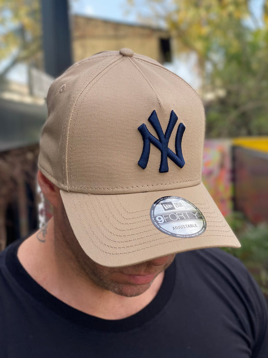 Boné NY Yankees Beige
