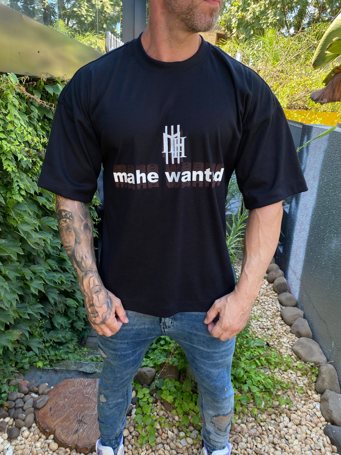Camiseta Oversized Mahe Black White