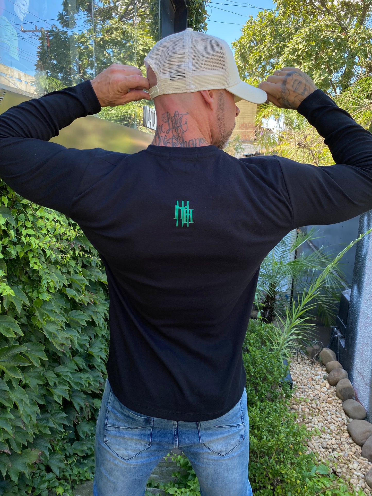 Camiseta Mahe Manga Longa Mônaco