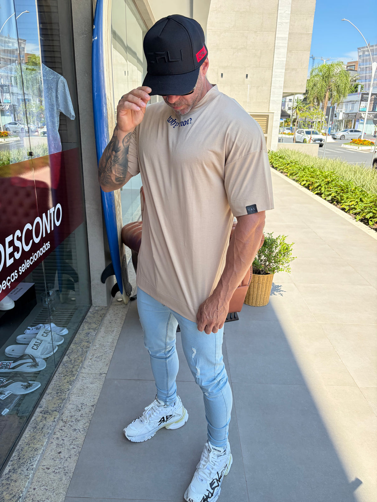 Camiseta oversized Why Not? Desert marrom claro - foto 3 de 11