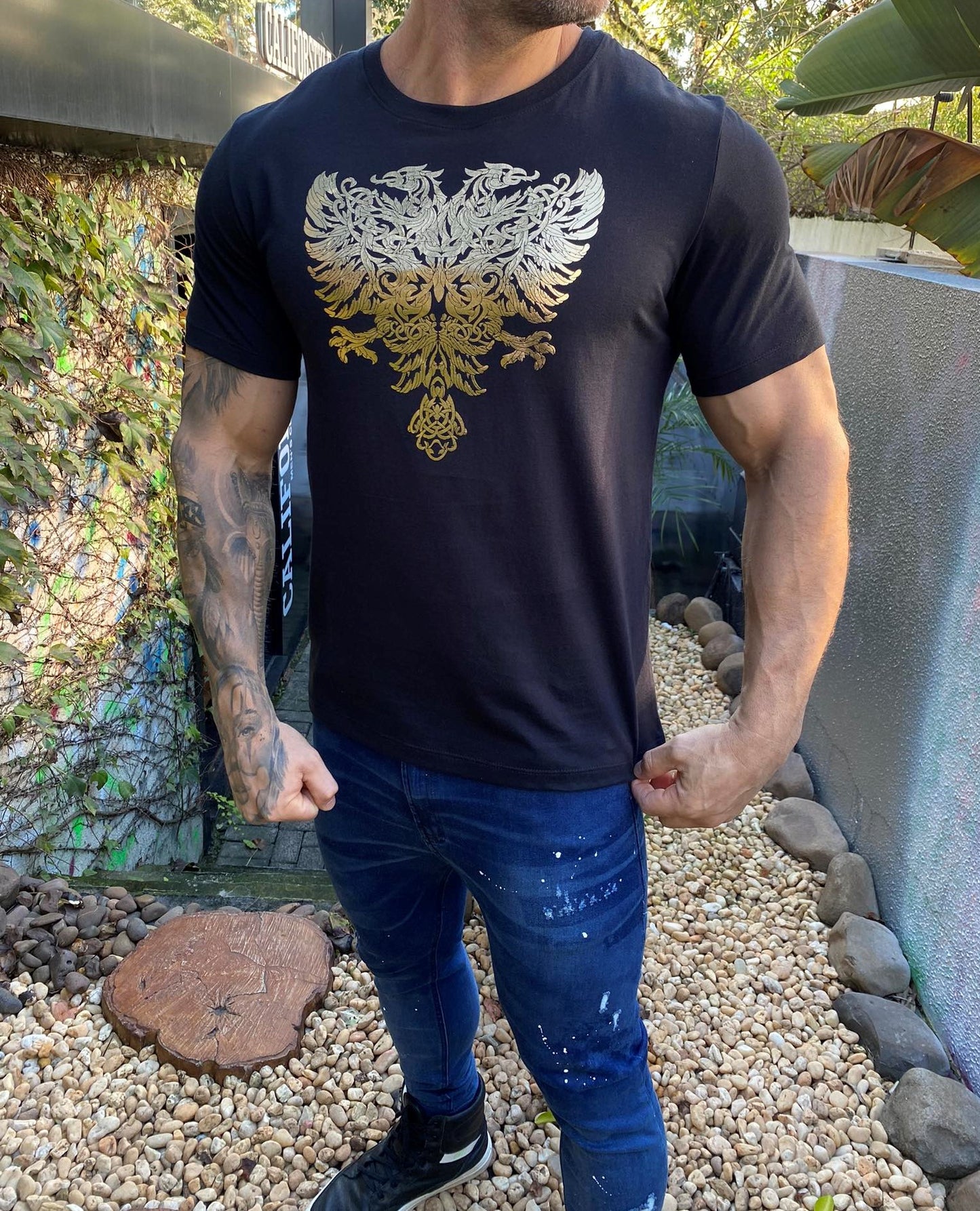 Camiseta Cavalera Águia Gold