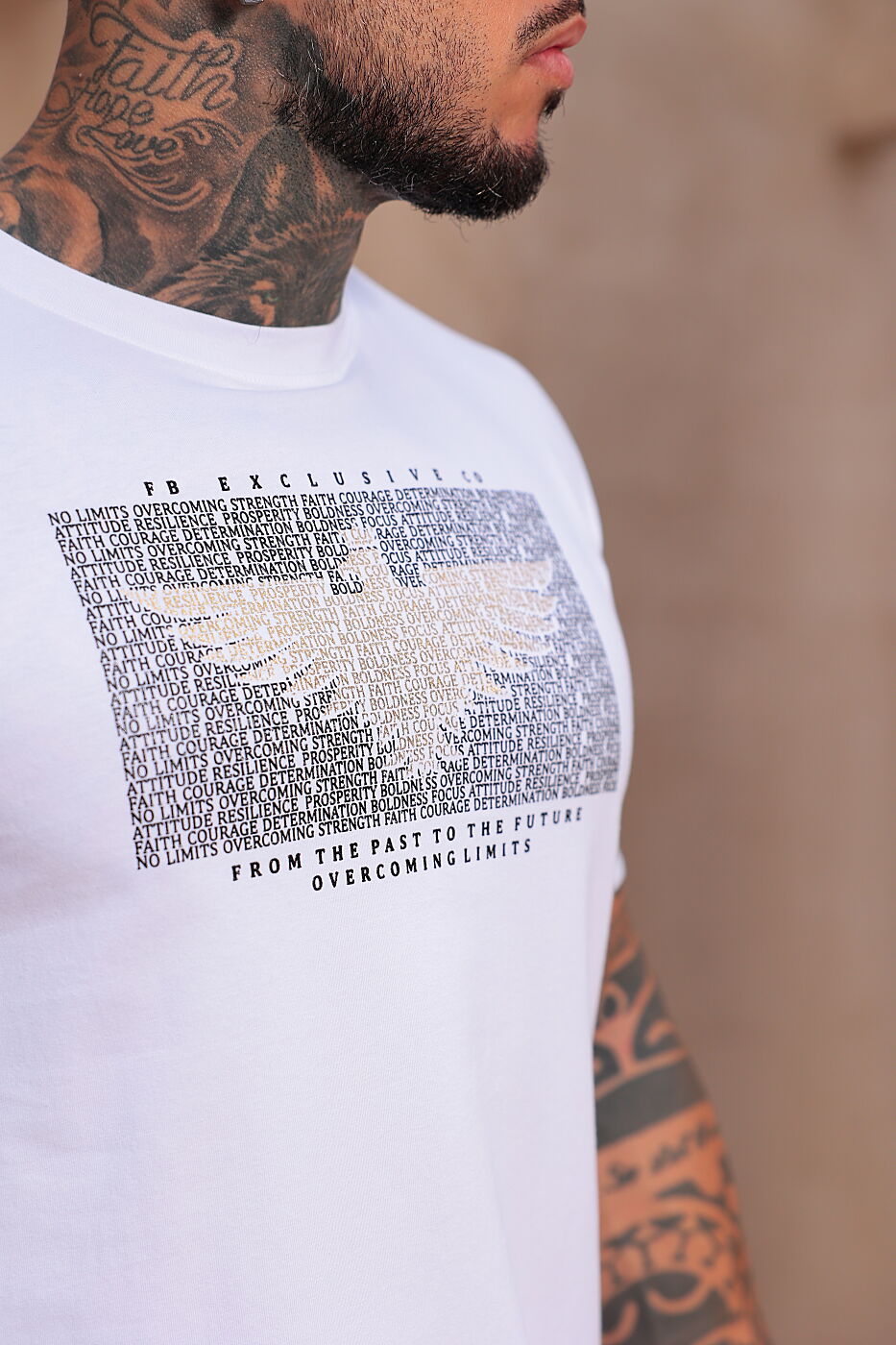 Camiseta slim Águia Letters branca - foto 4 de 6
