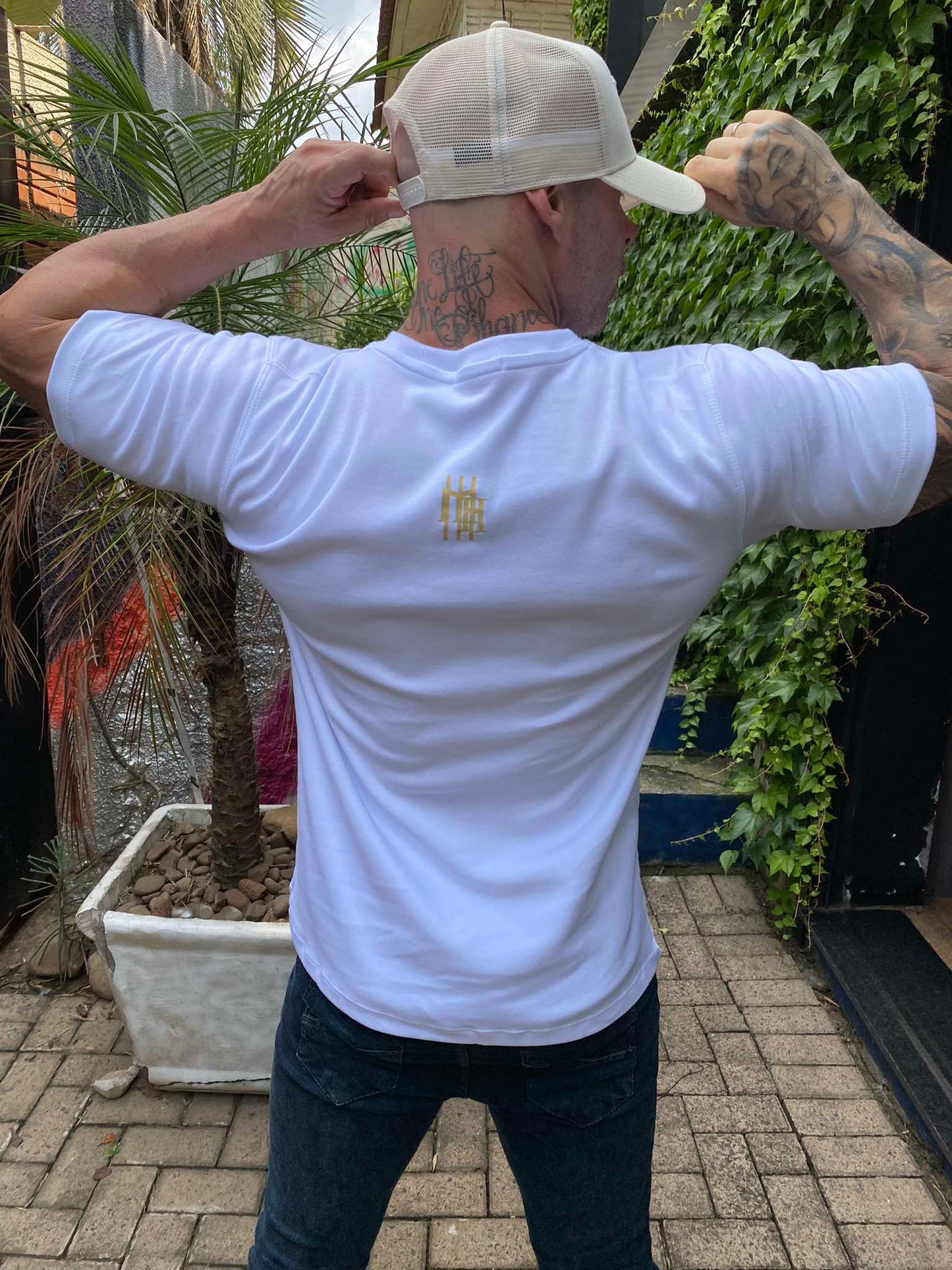 Camiseta Assinatura White