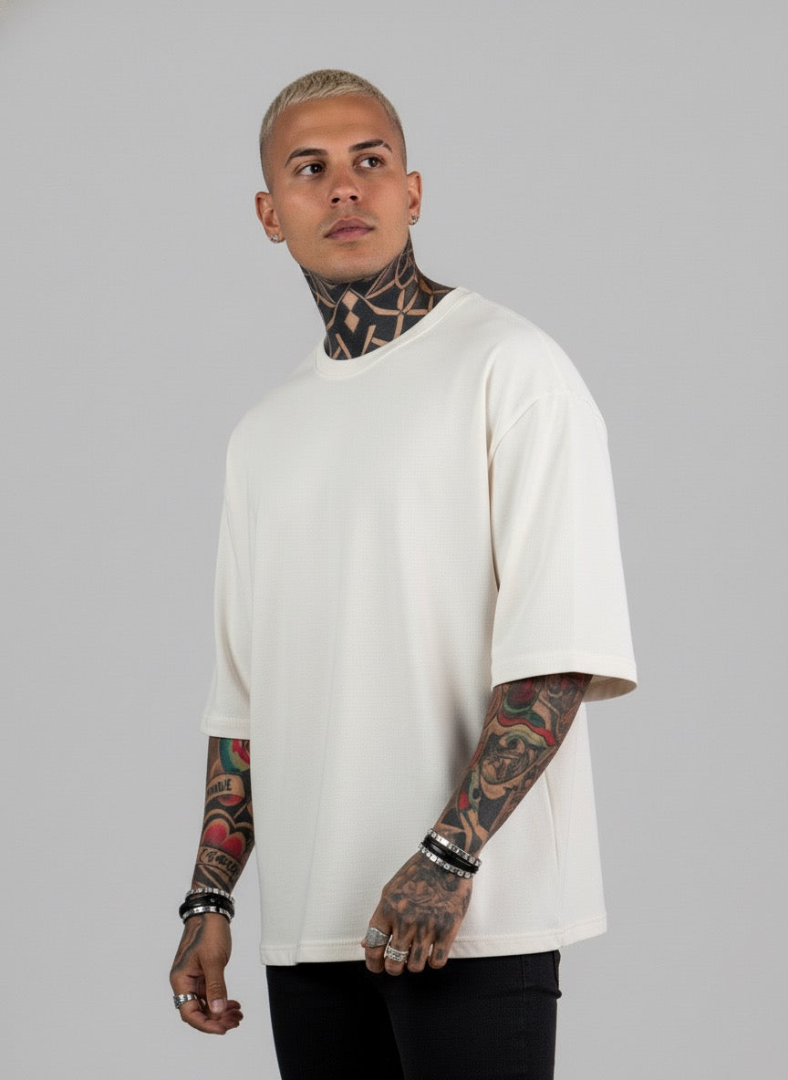 Camiseta Over Bold off white oversized