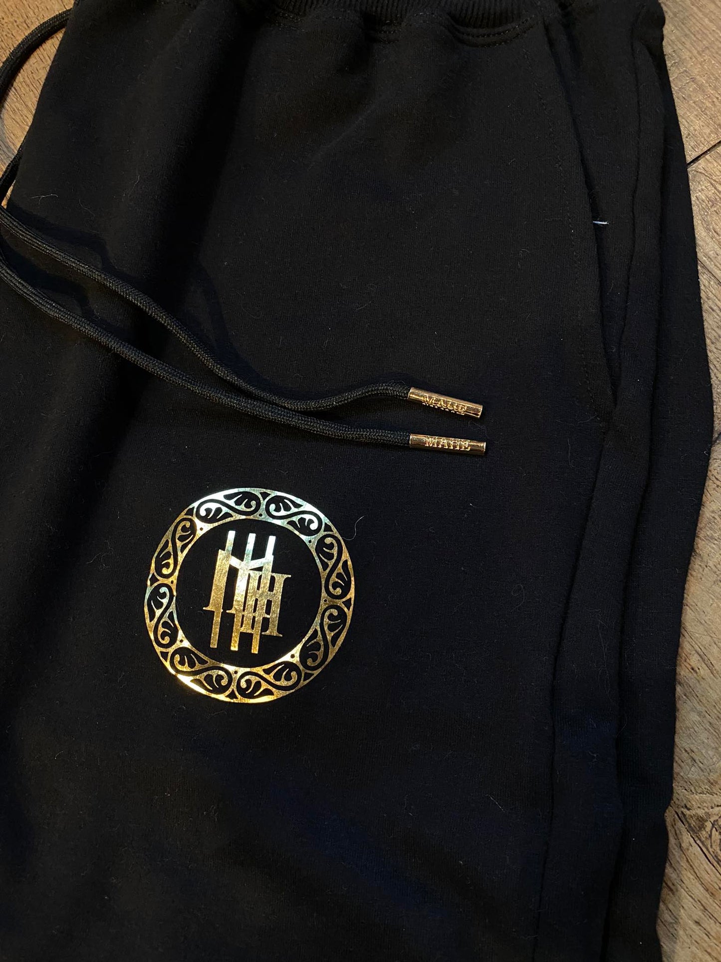 Calça Mahe Black Gold