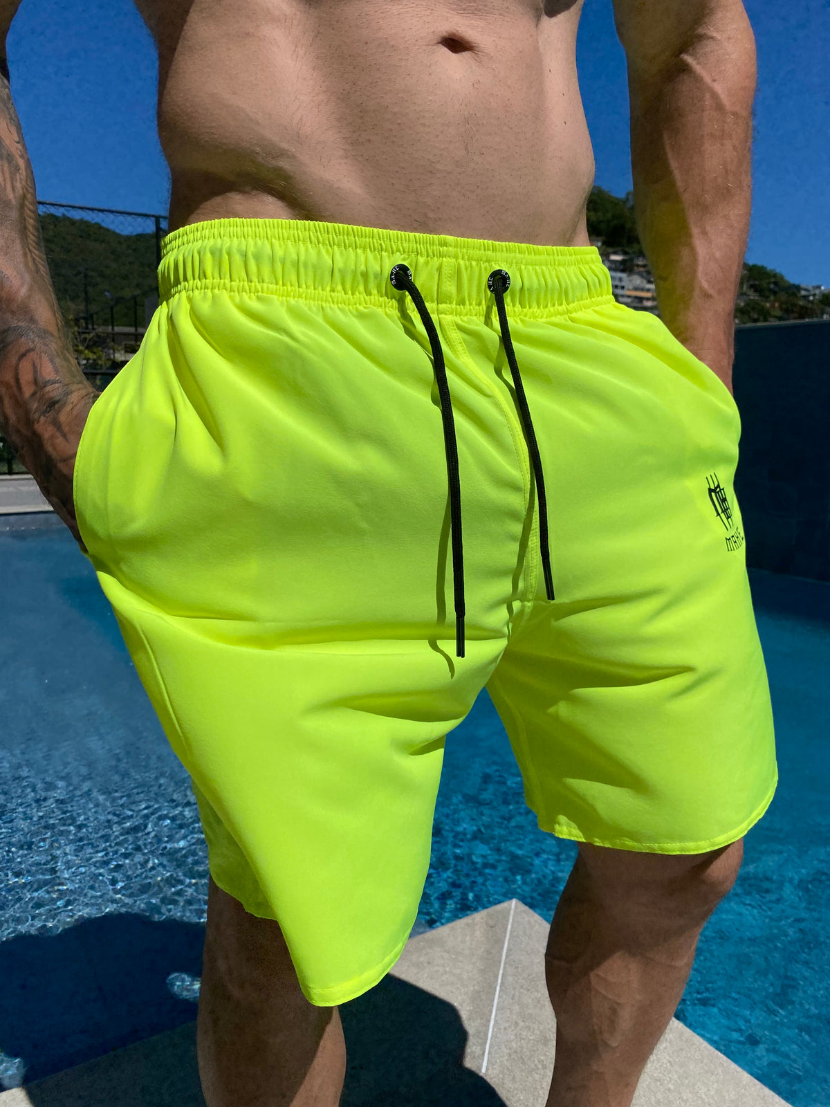 Short Mahe neon em tactel - foto 2 de 7