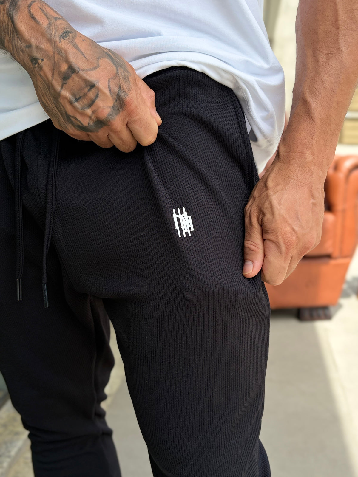 Calça Mahe Skinny Preta Canelada