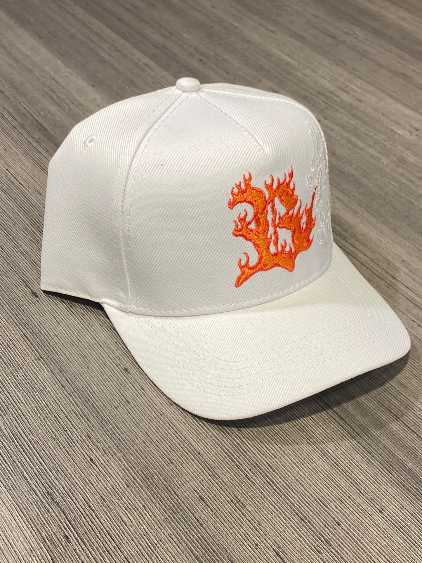 Boné Snapback Dragon Fire Branco