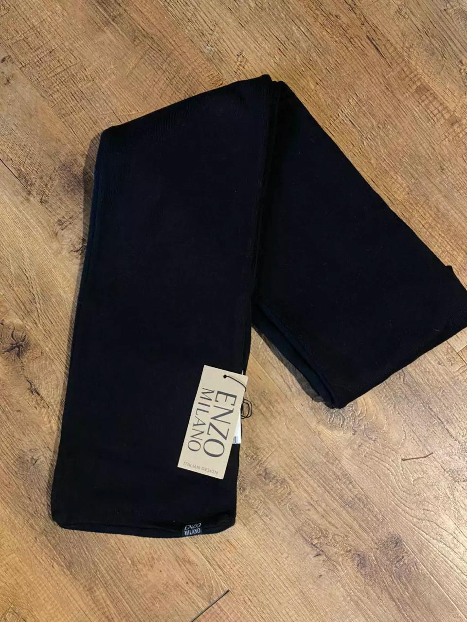 Cachecol tricot Enzo Milano preto liso - foto 3 de 3