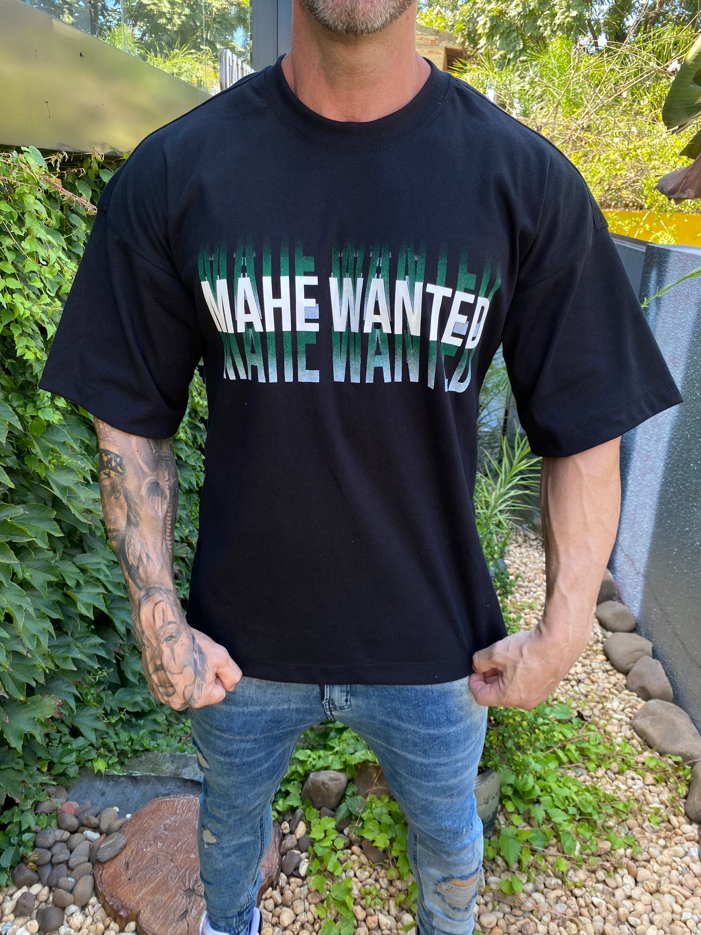 Camiseta Oversized Mahe Black Grenn