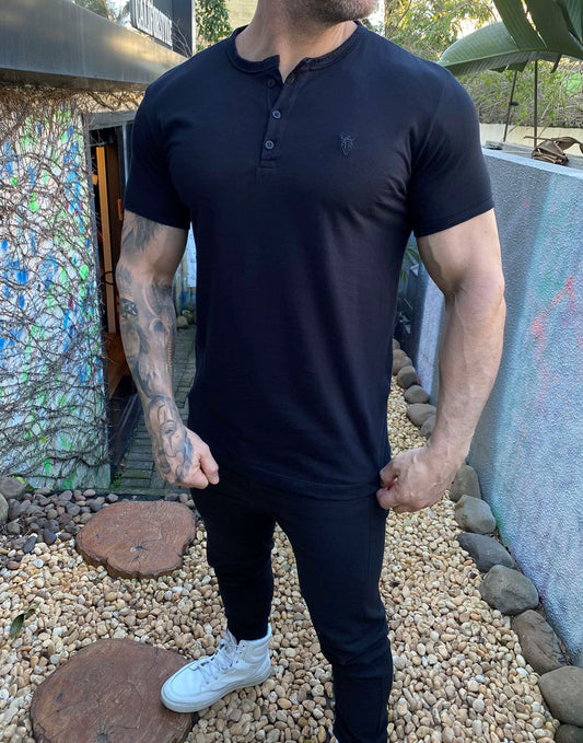 Camiseta Henley Black