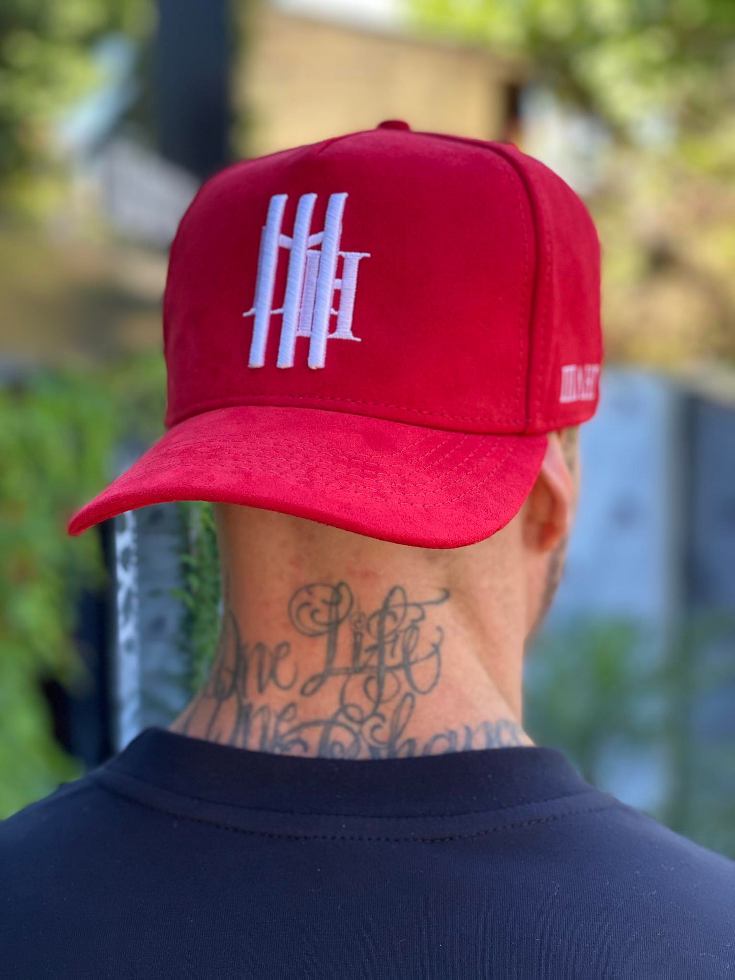 Mahe Screen Red Cap