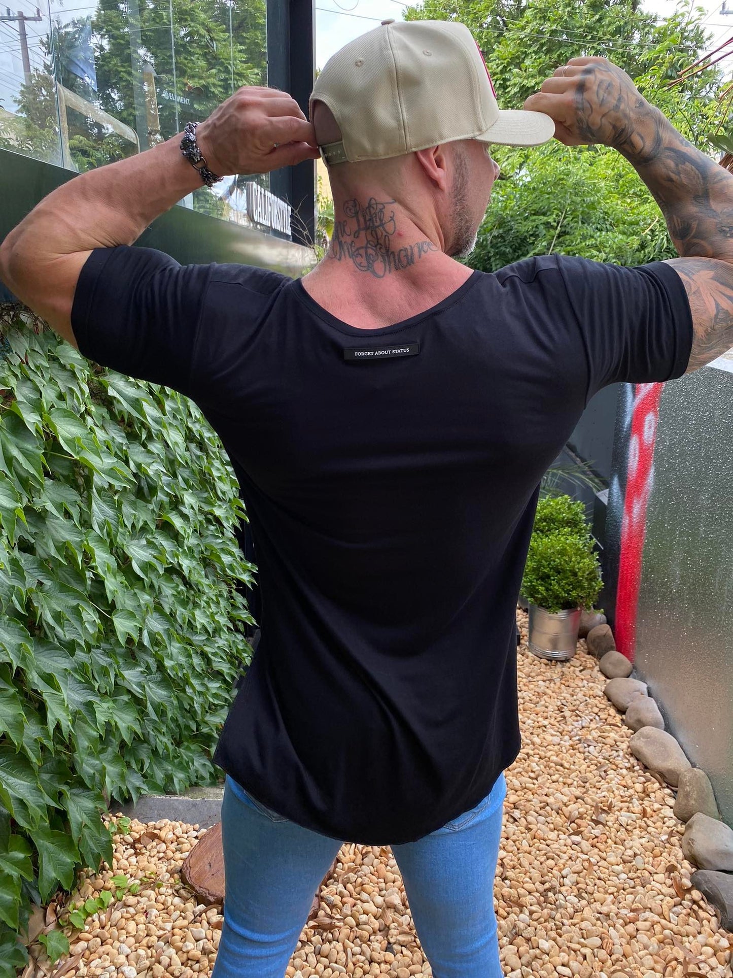Camiseta Gniyonna - Blck