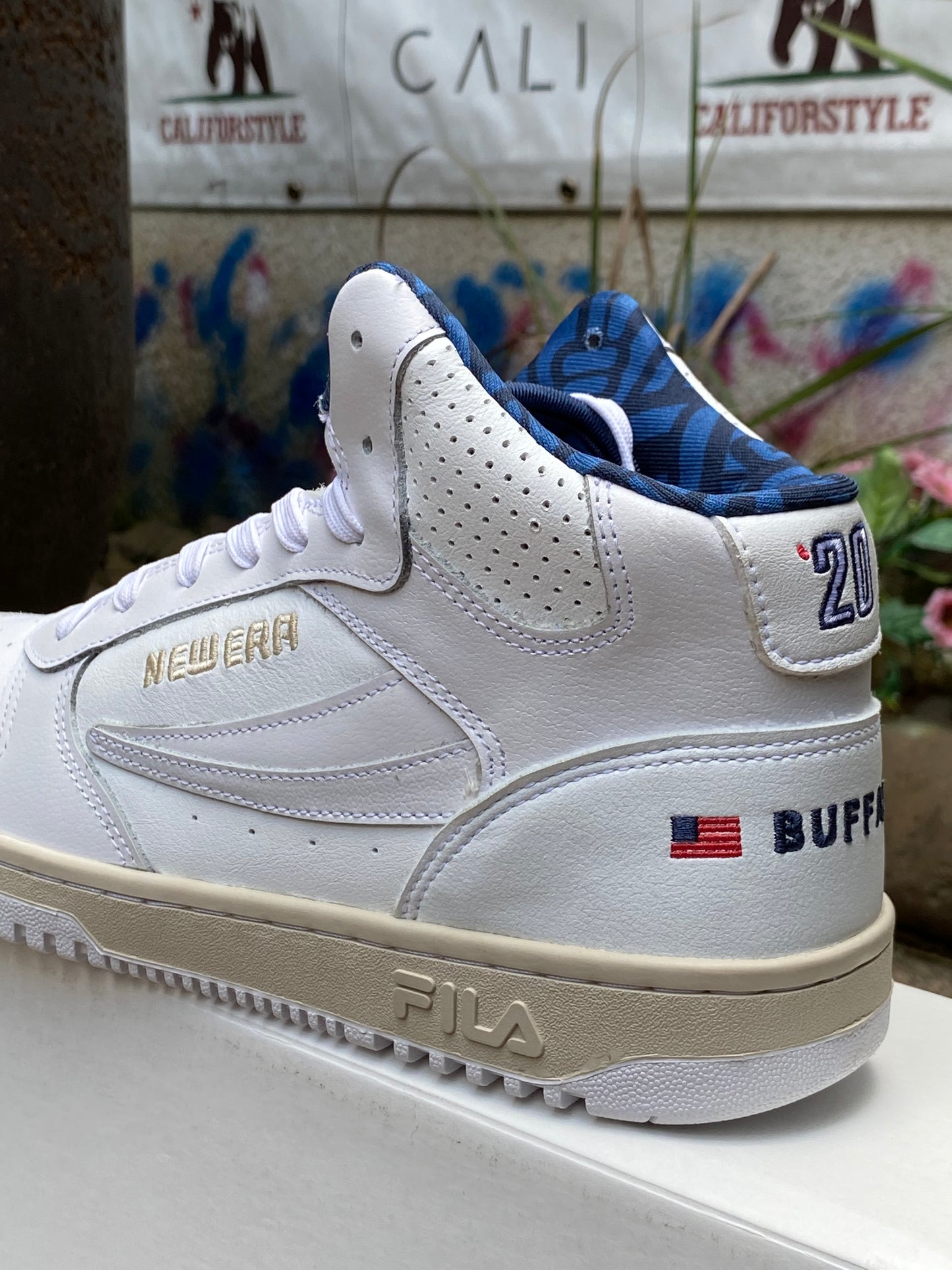 Tênis Collab Fila x New Era