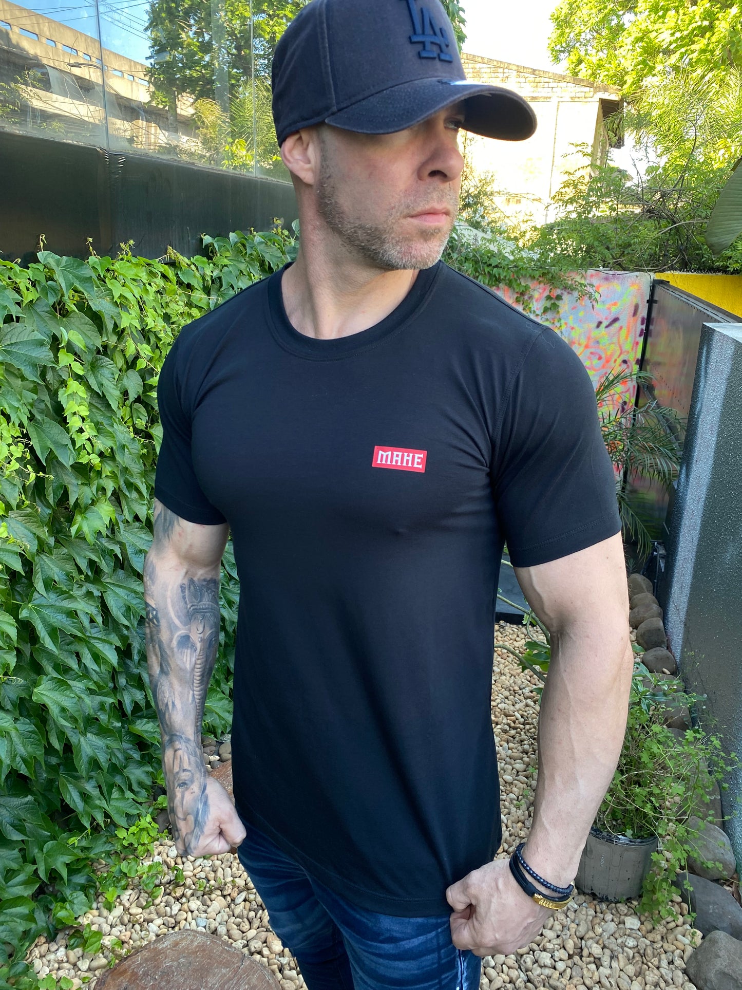 Camiseta Mahe Black Red Sensor