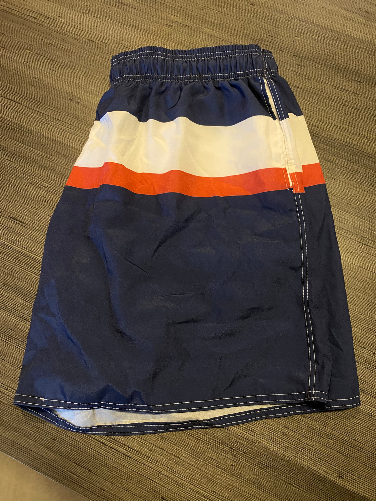 Shorts de praia bege em cetim - foto 3 de 3