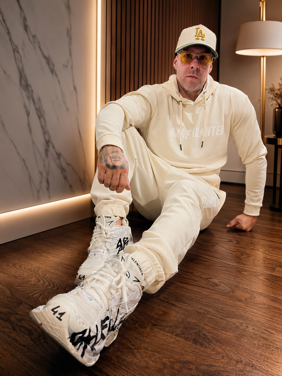 Conjunto Over Mahe Minneapolis Off White