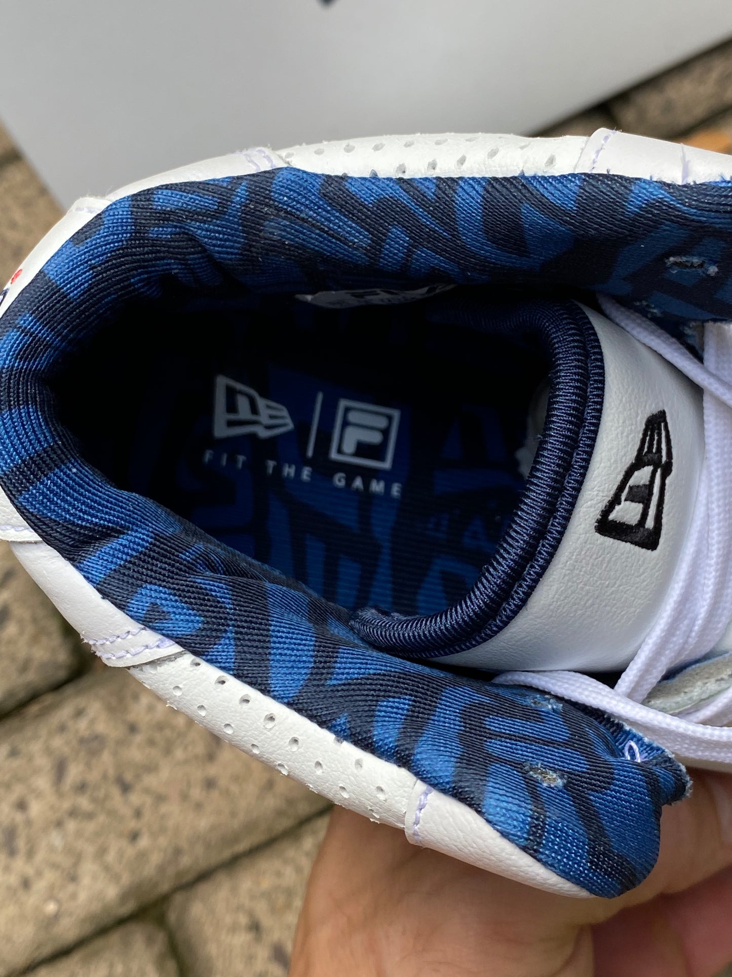 Tênis Collab Fila x New Era