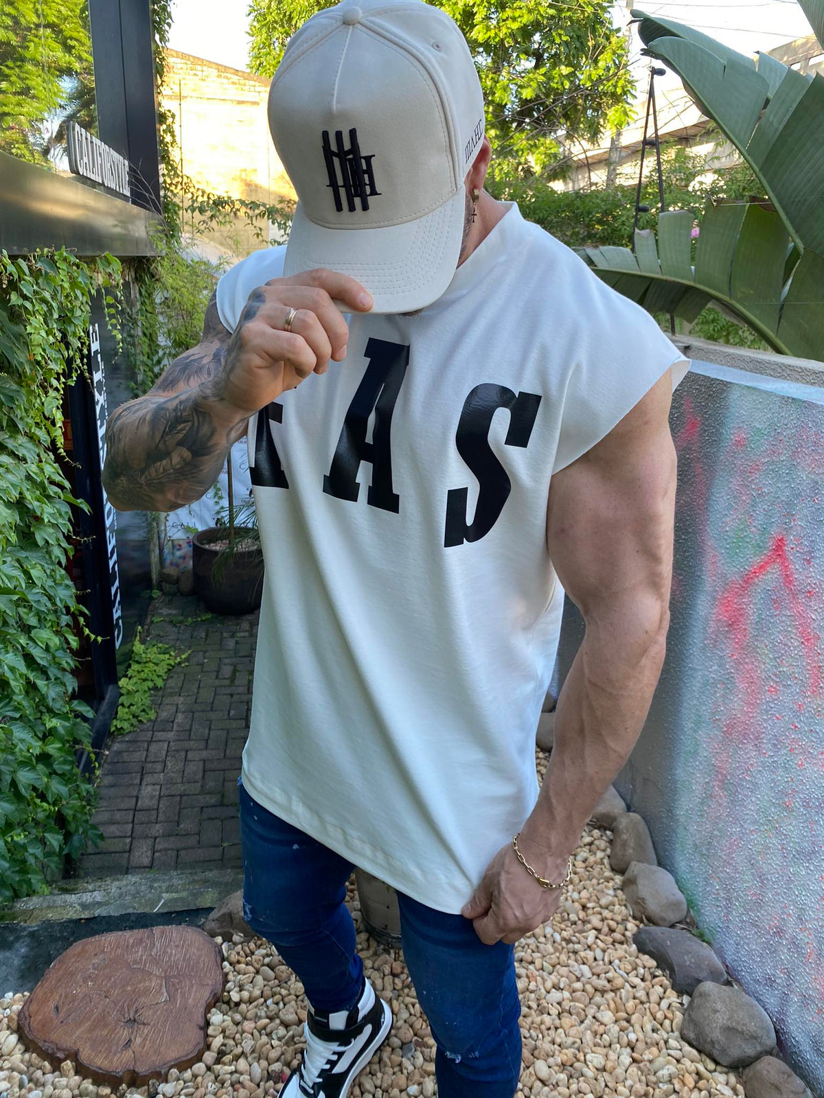 Regata machão Ghost FAS off white - foto 4 de 10