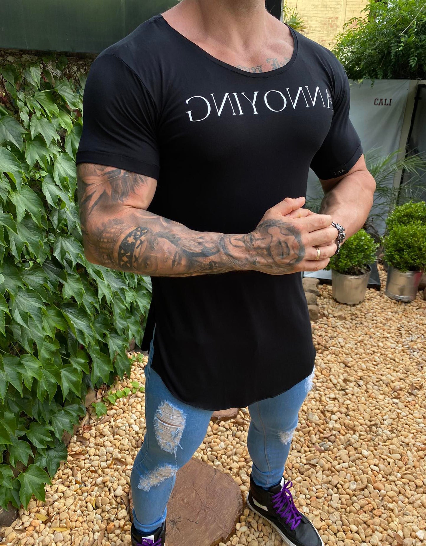 Camiseta Gniyonna - Blck