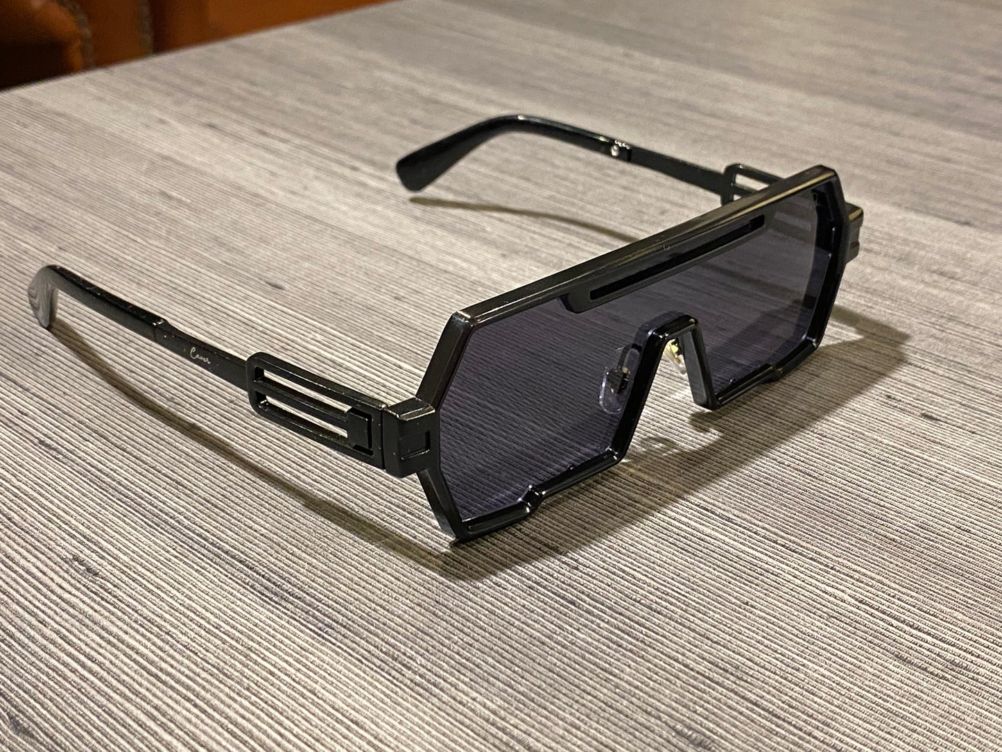 Óculos de Sol Tron Metalic Black