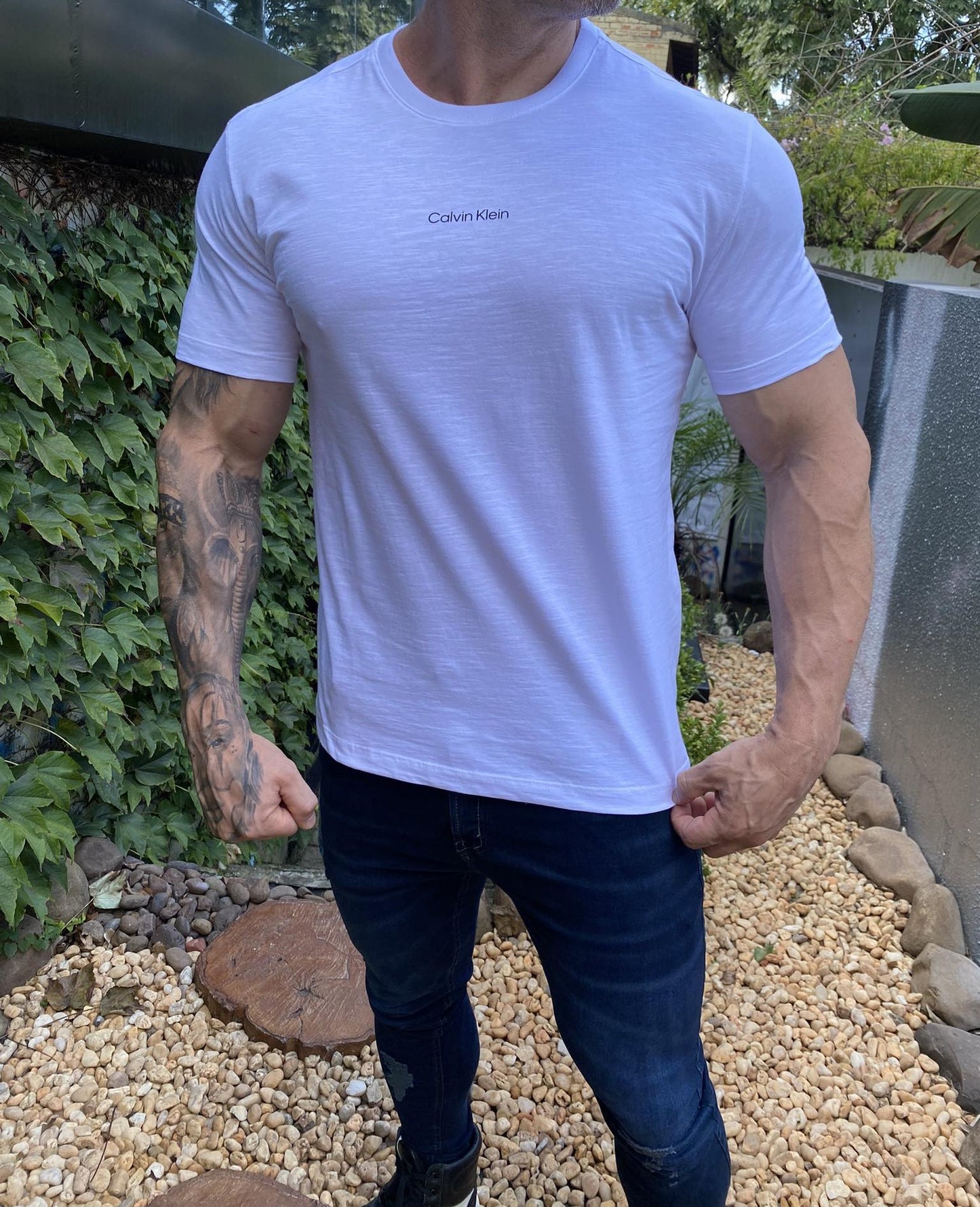 Camiseta Calvin Klein Flamê Branco