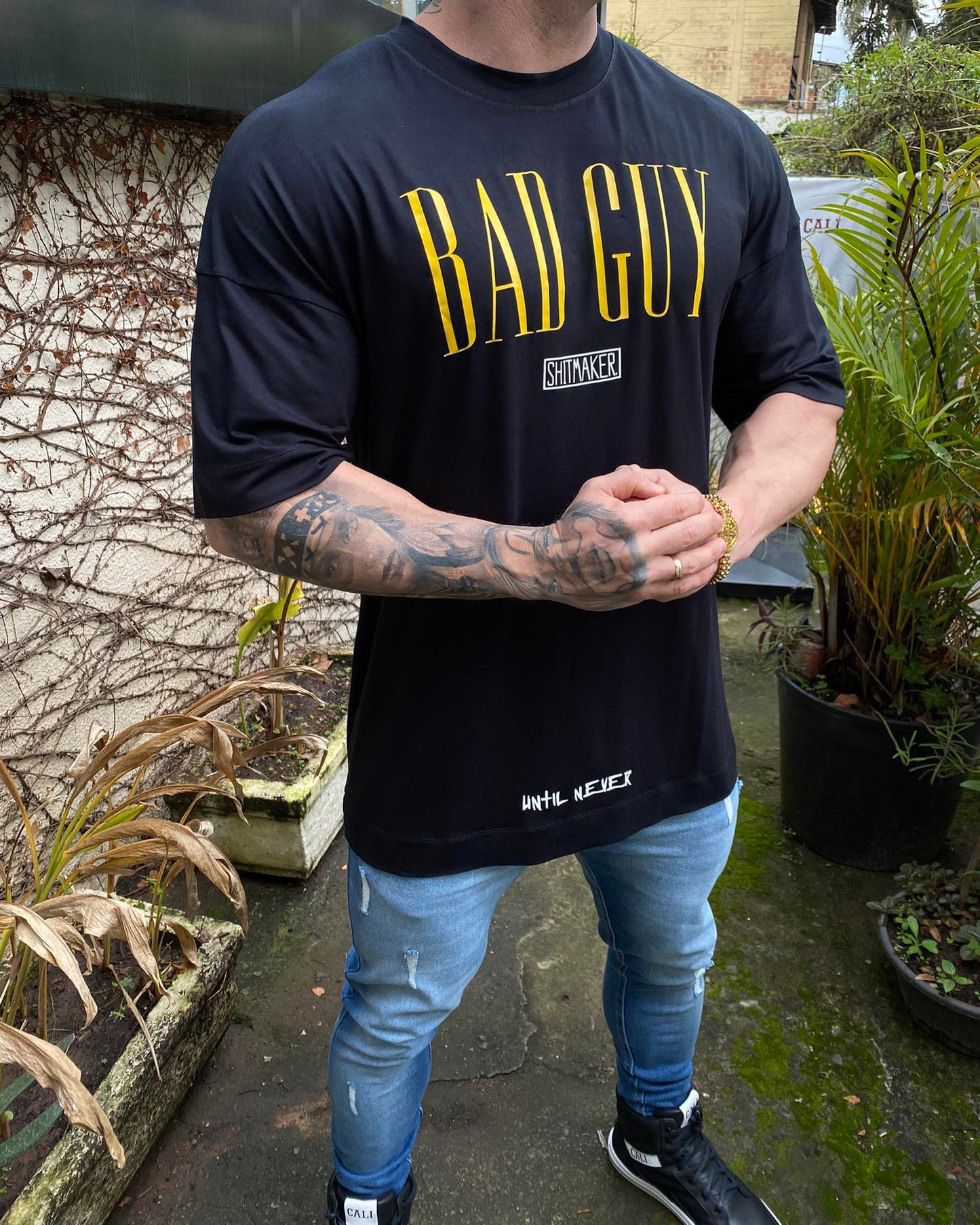 Camiseta Oversized Bad Guy Black Yellow