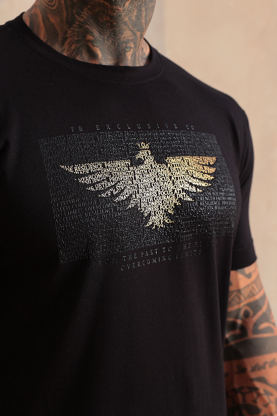 Camiseta slim Águia Letters preta - foto 3 de 4
