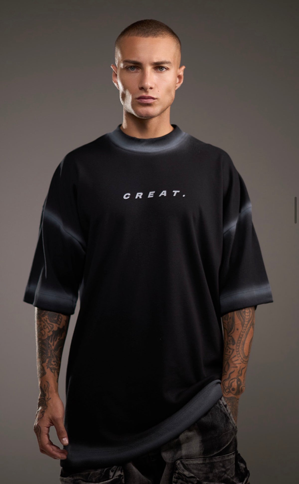 Camiseta oversized Creat preta