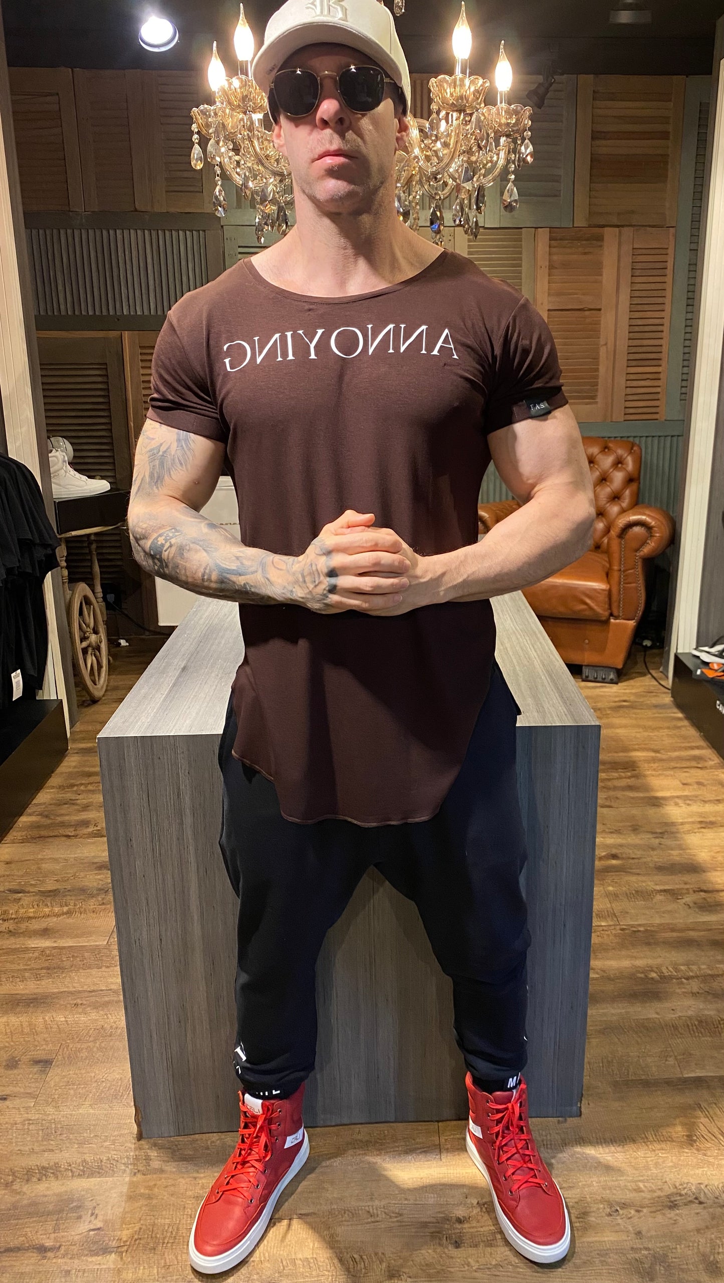 Camiseta Gniyonna - Brow