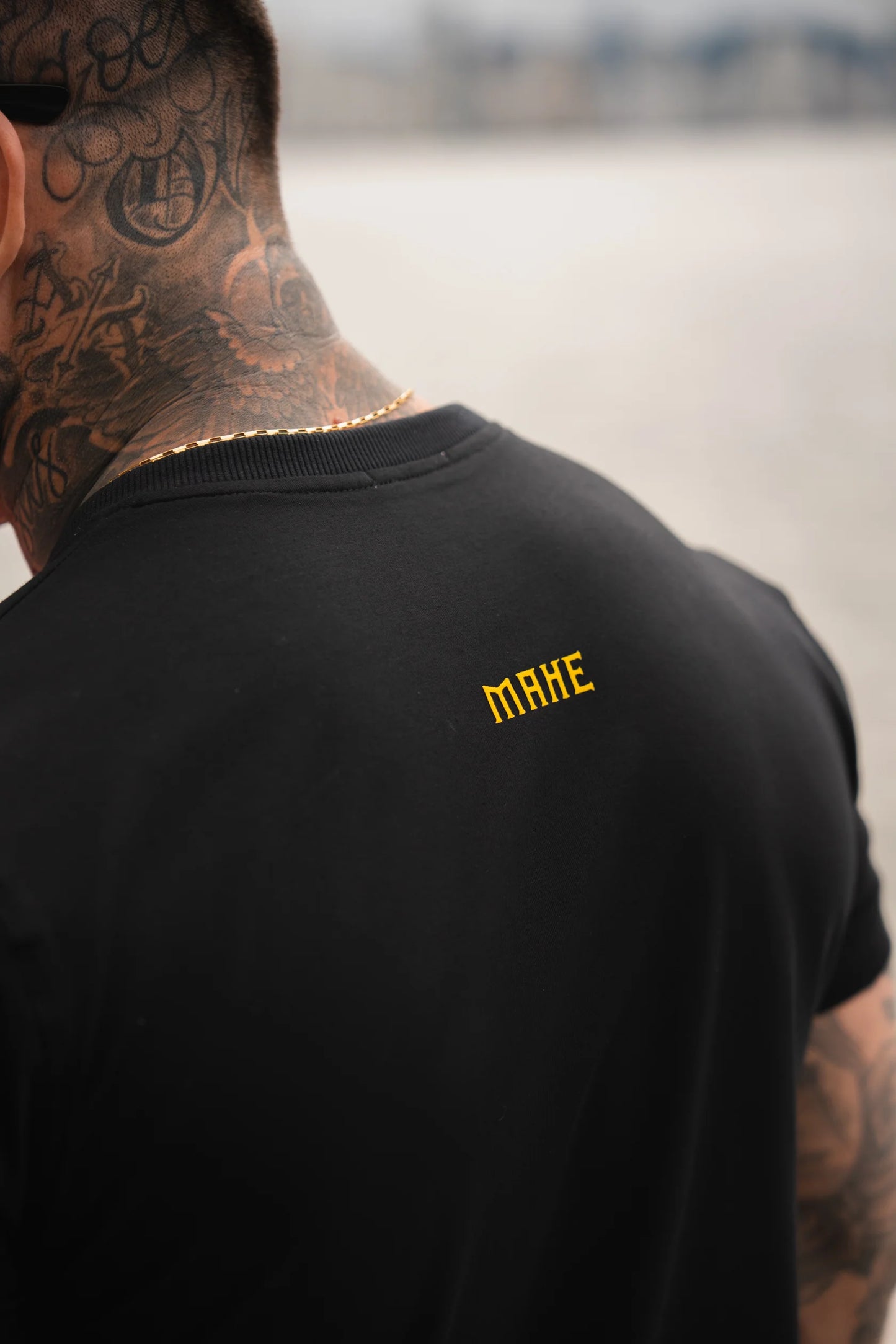 Camiseta Mahe Black Yellow