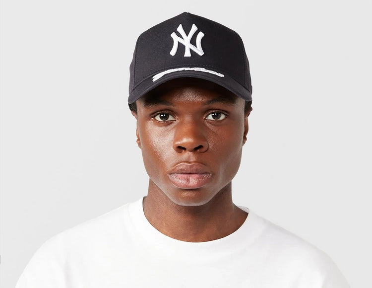 Boné New Era Yankess Marinho Branco