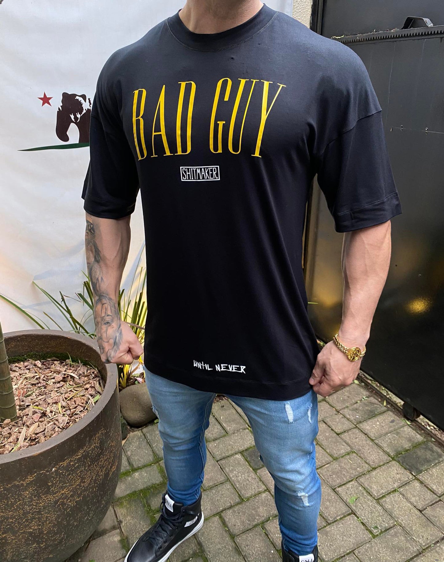 Camiseta Oversized Bad Guy Black Yellow