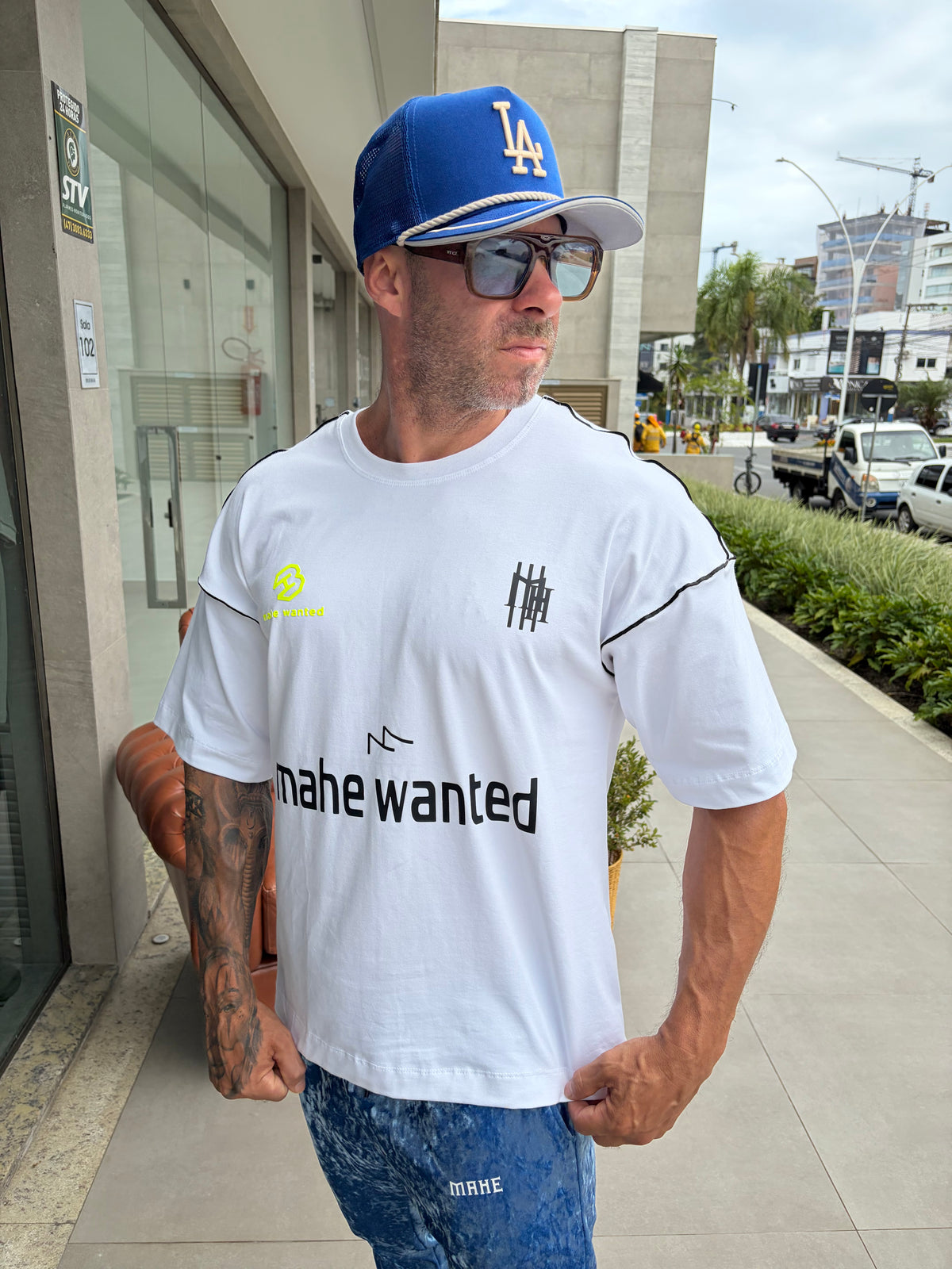 Camiseta Mahe Aspen branca oversized - foto 2 de 19