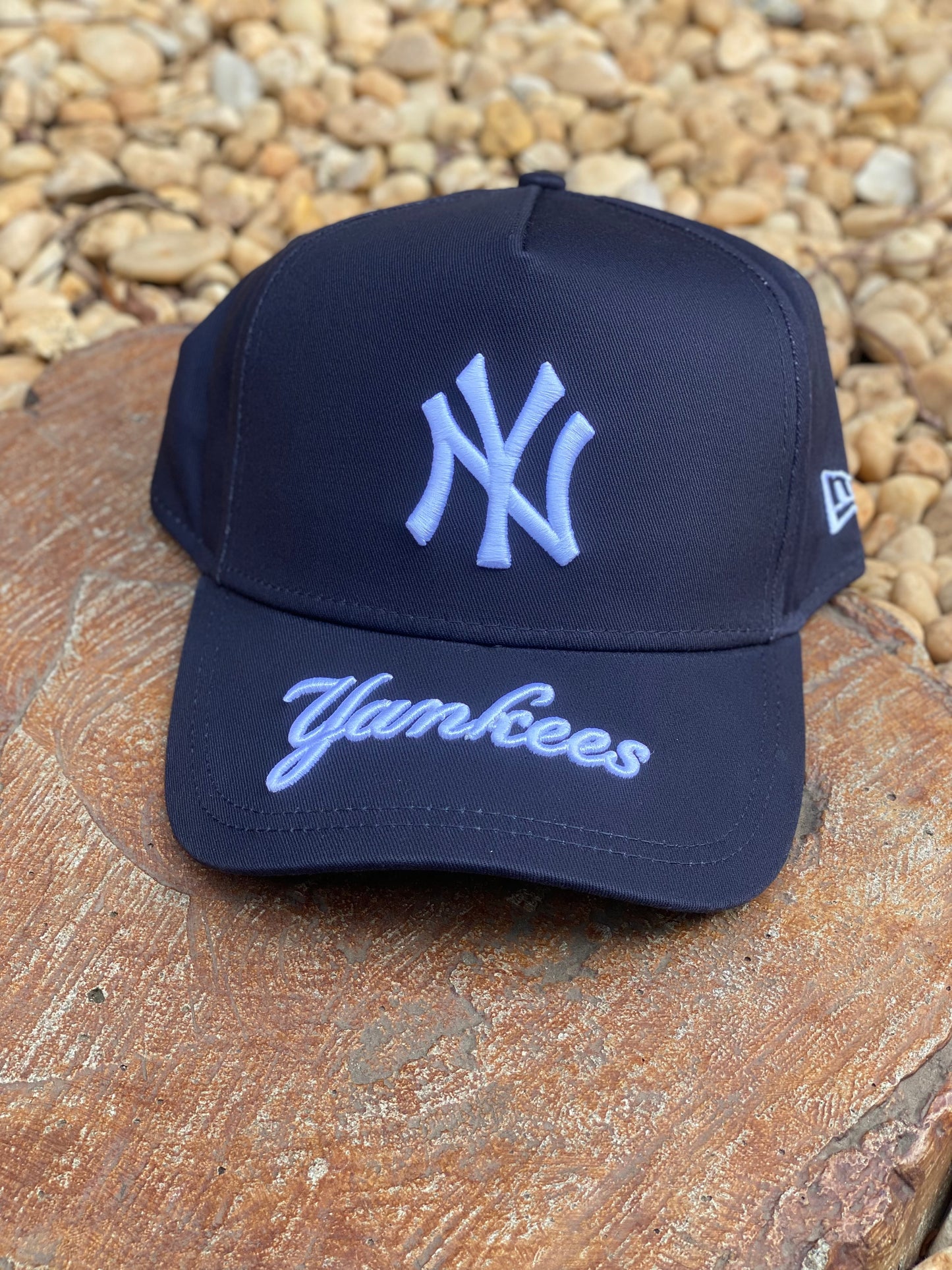 Boné New Era Yankess Marinho Branco